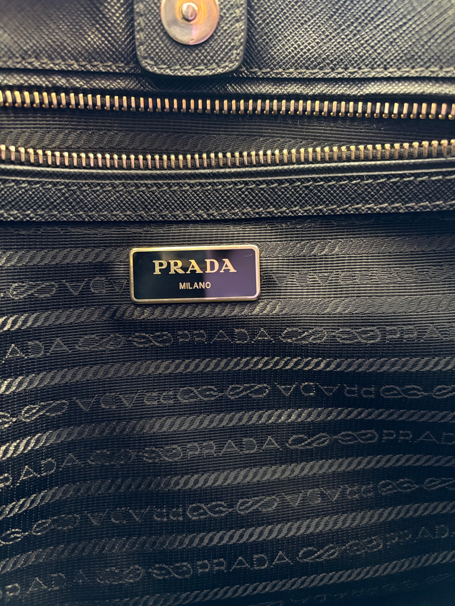383698 - Prada Galleria Black