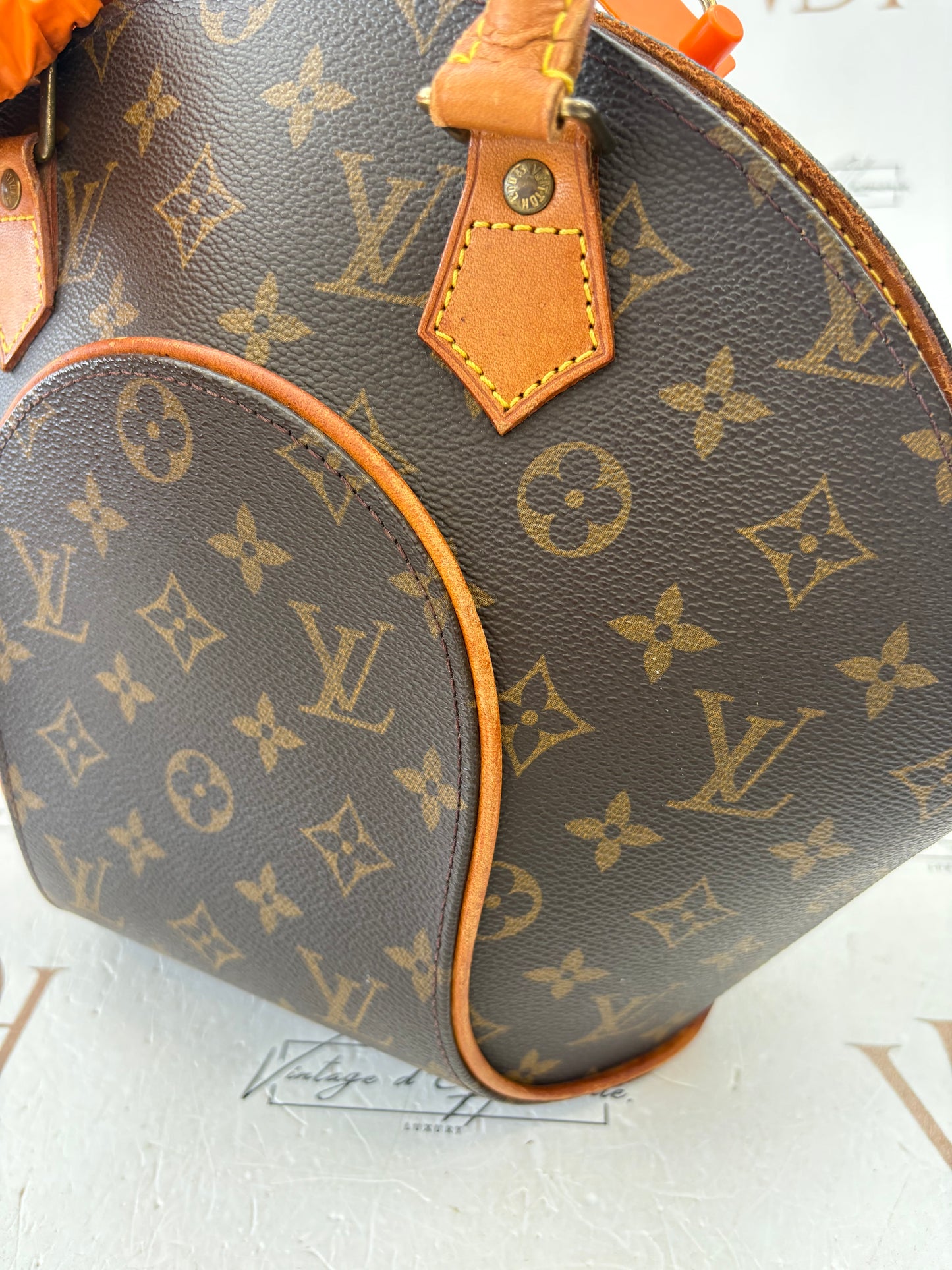 018568 - Louis Vuitton Ellipse PM