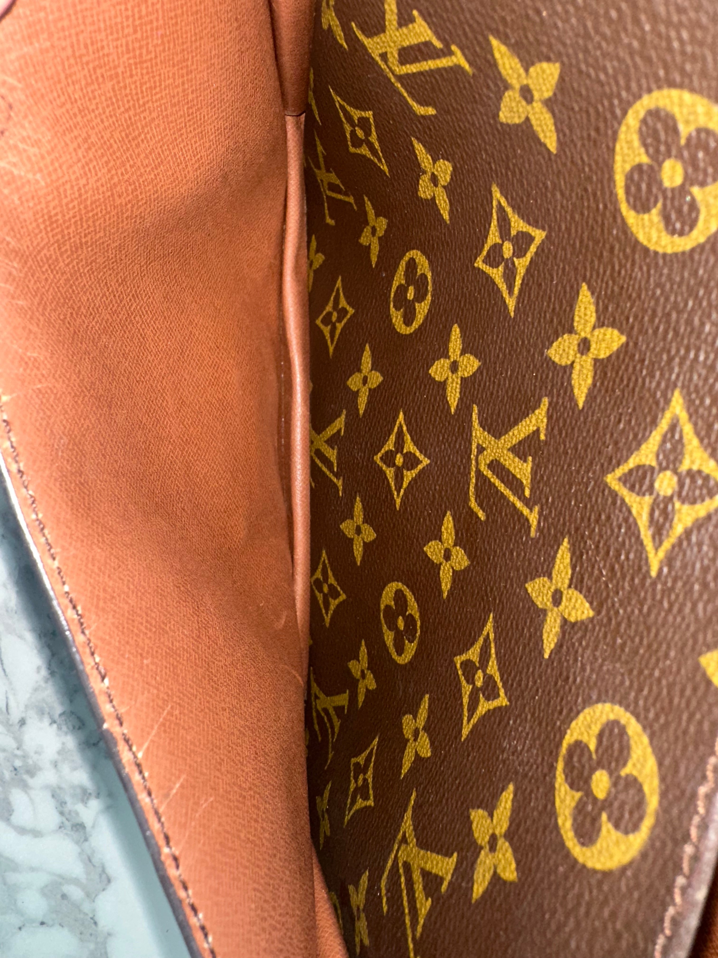 Louis Vuitton Monceau 28