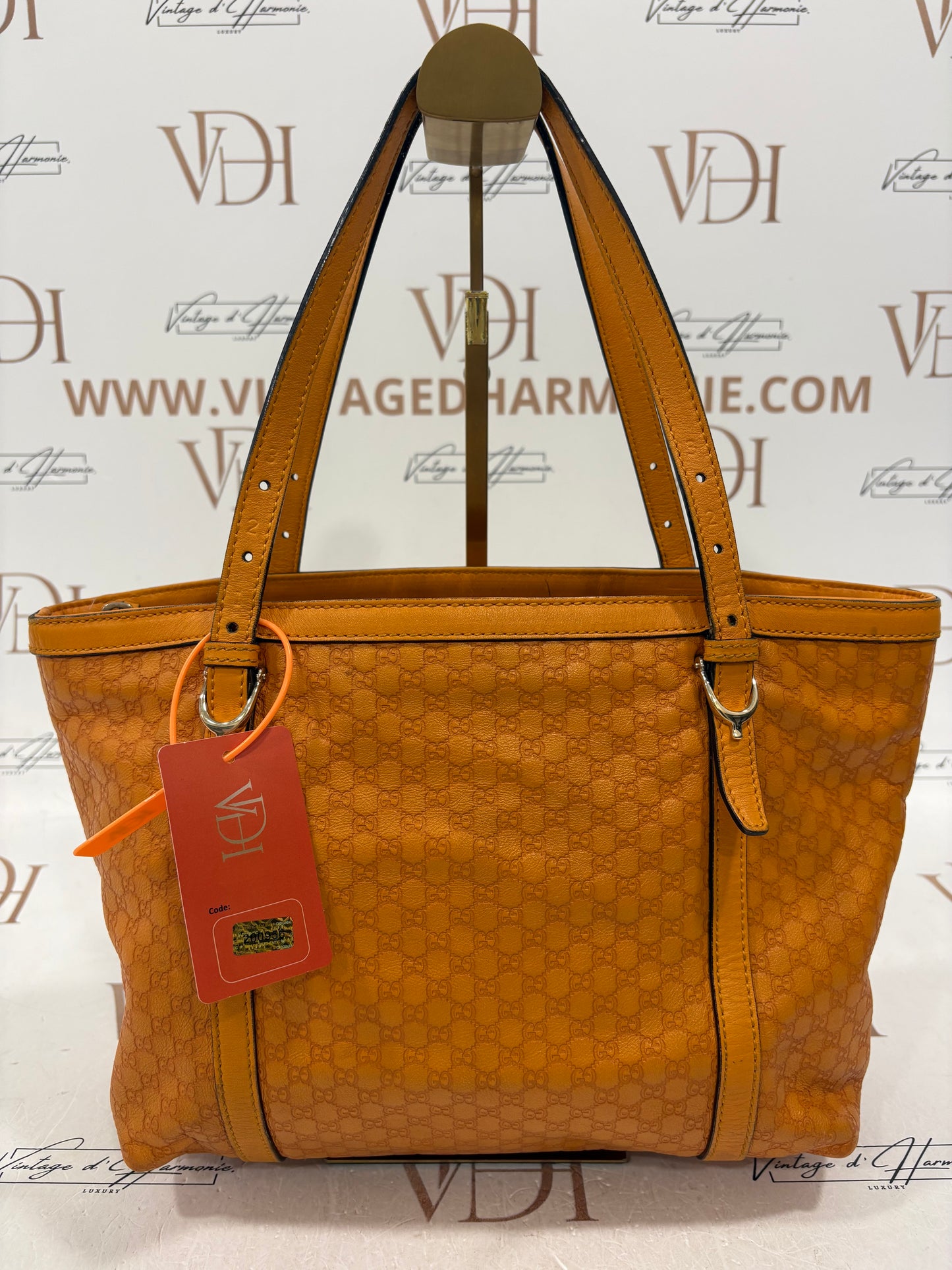 200956 - Gucci Orange