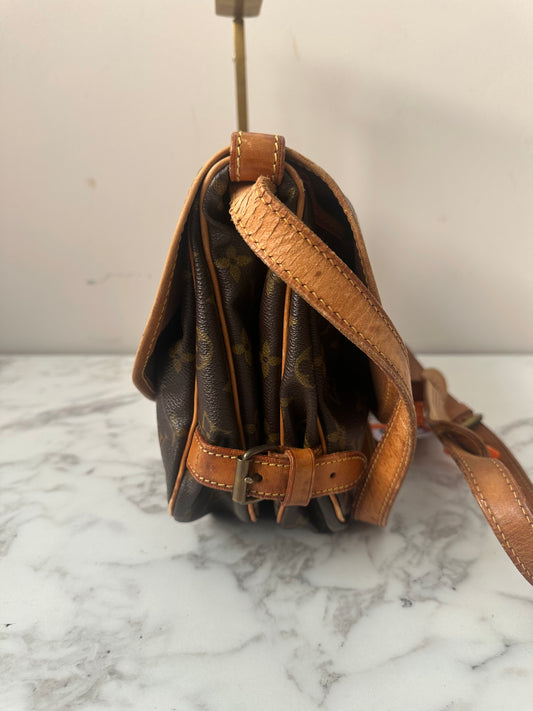 Louis Vuitton Saumur 30