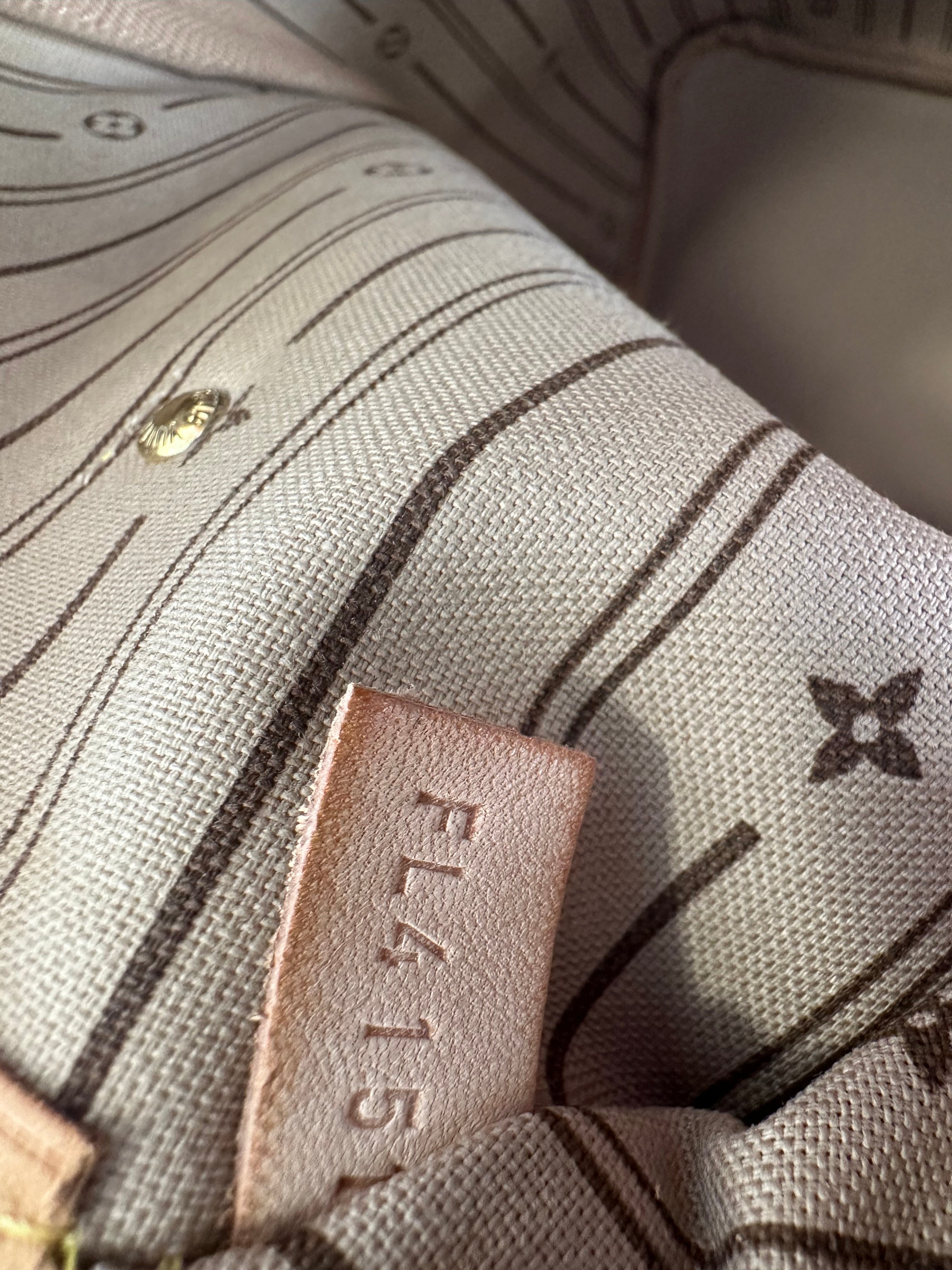 Louis Vuitton Neverfull