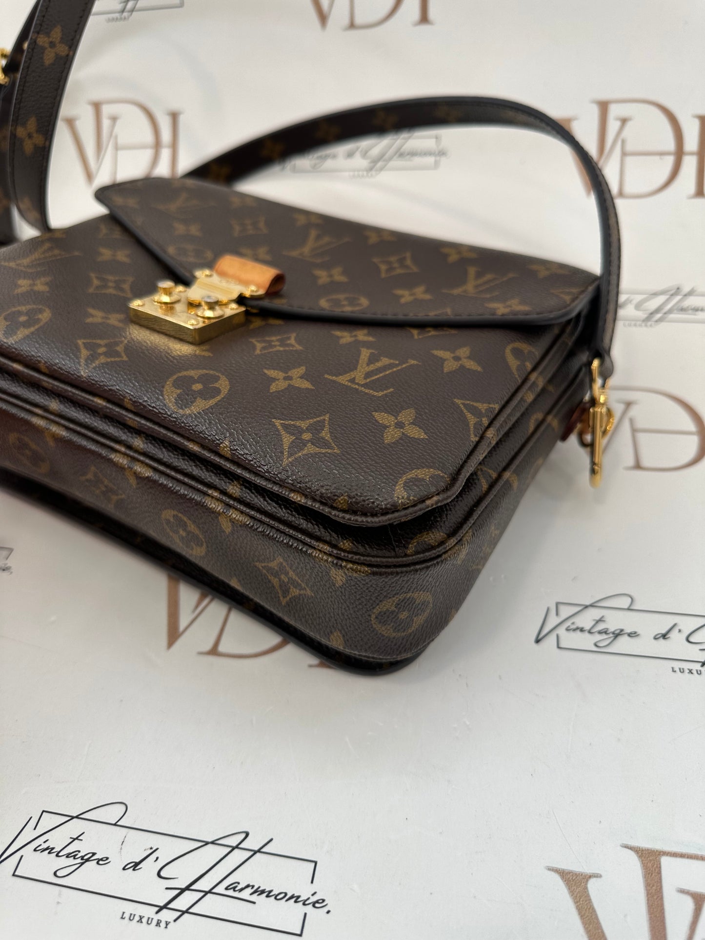 200821 - Louis Vuitton Metis
