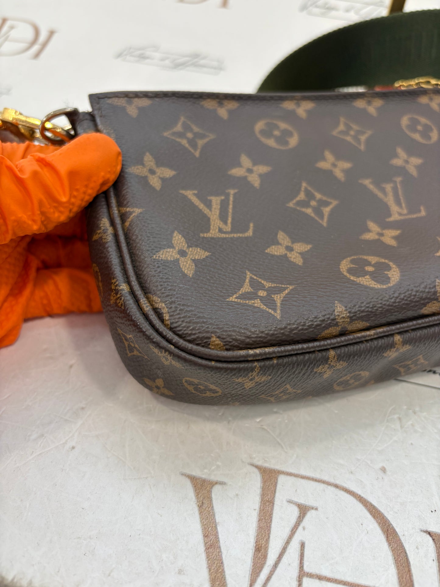383615 - Louis Vuitton Multipochette
