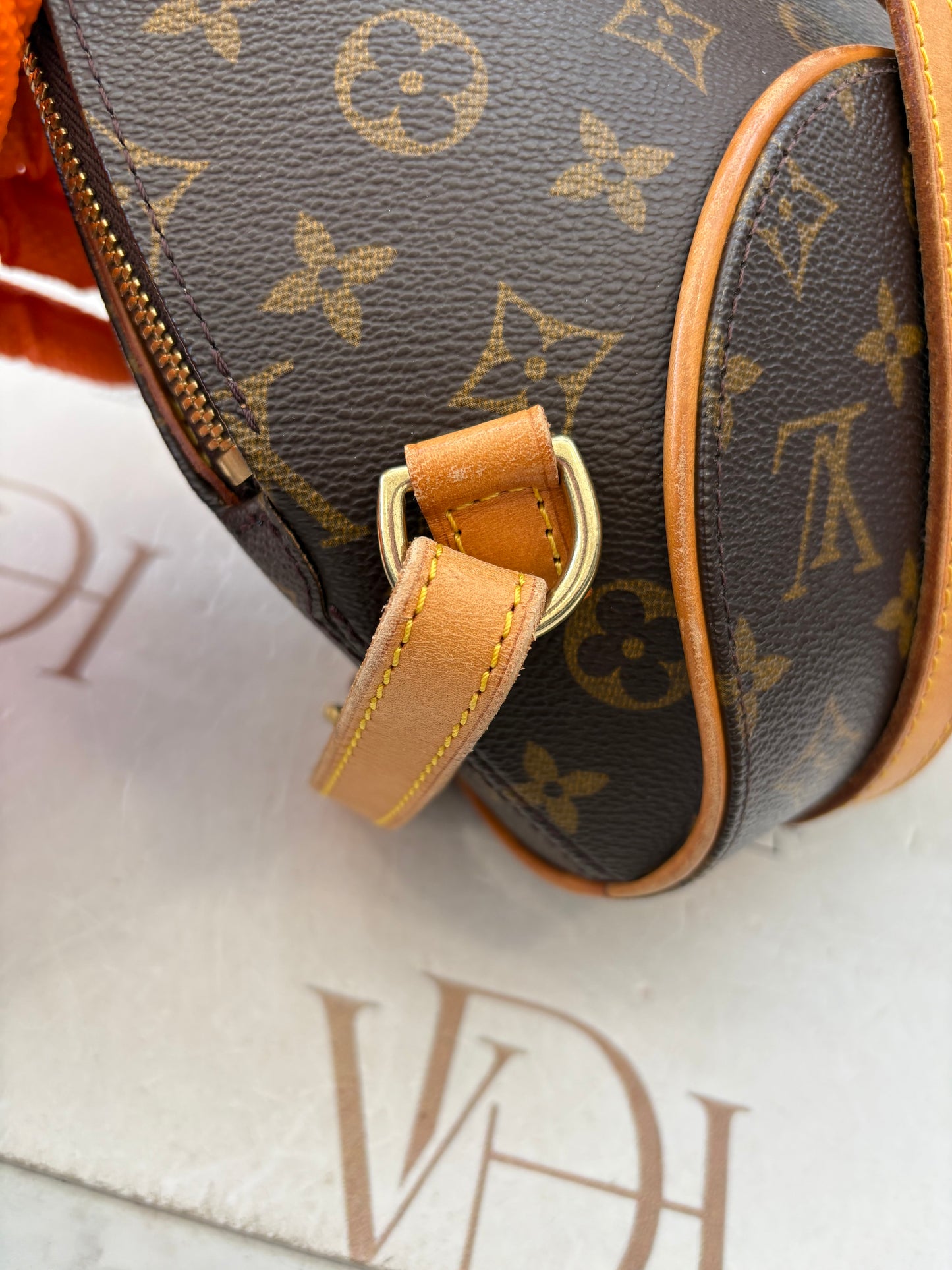 018994 - Louis Vuitton Ellipse