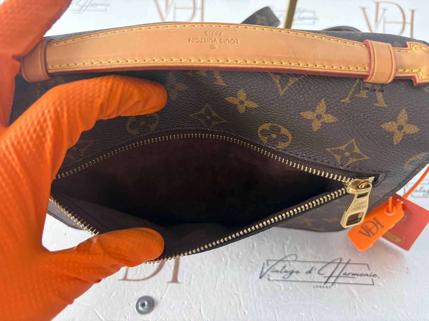 201106 - Louis Vuitton Metis
