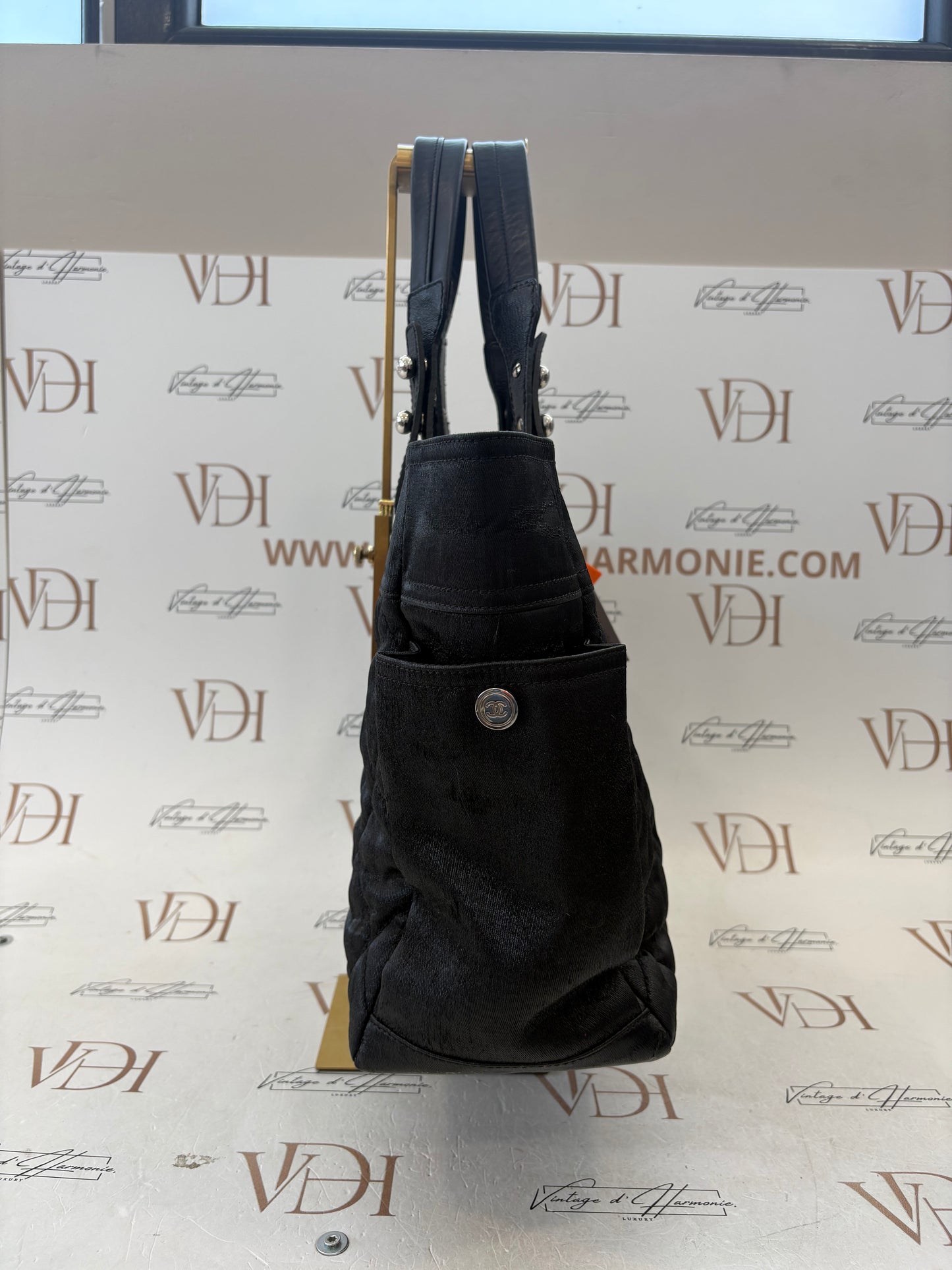 018097 - Chanel Paris-Biaritz MM tote
