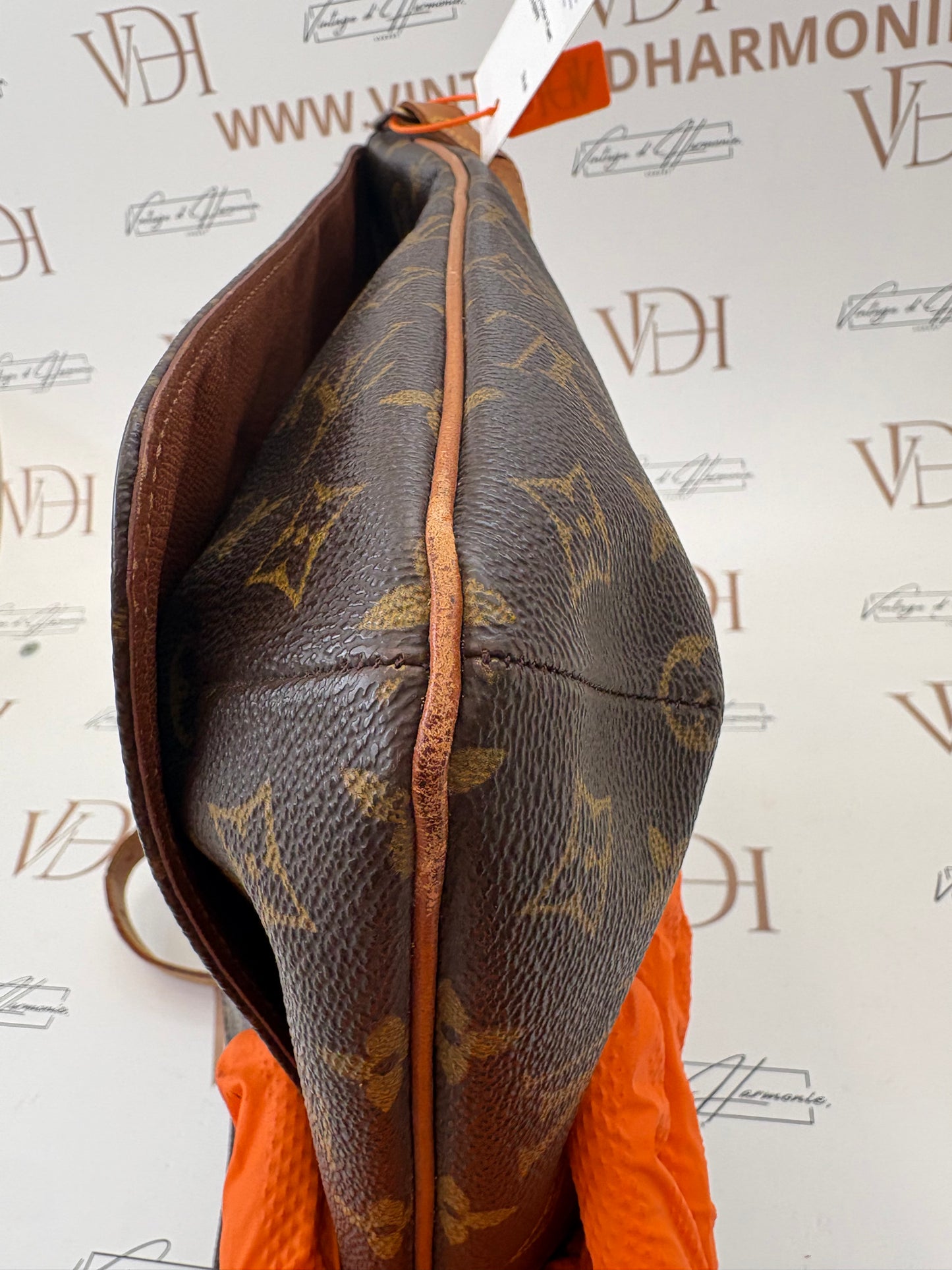 018990 - Louis Vuitton Musette