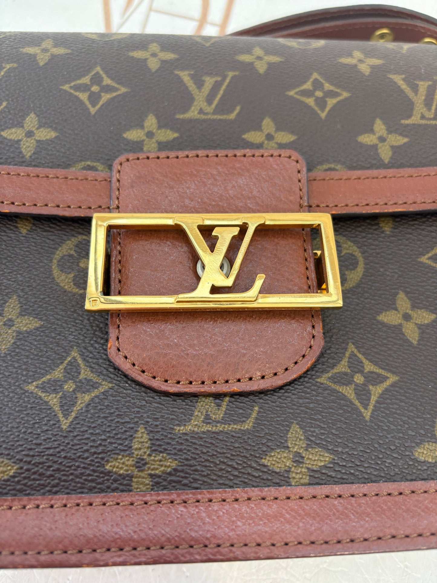 018845 - Louis Vuitton Sac Dauphine