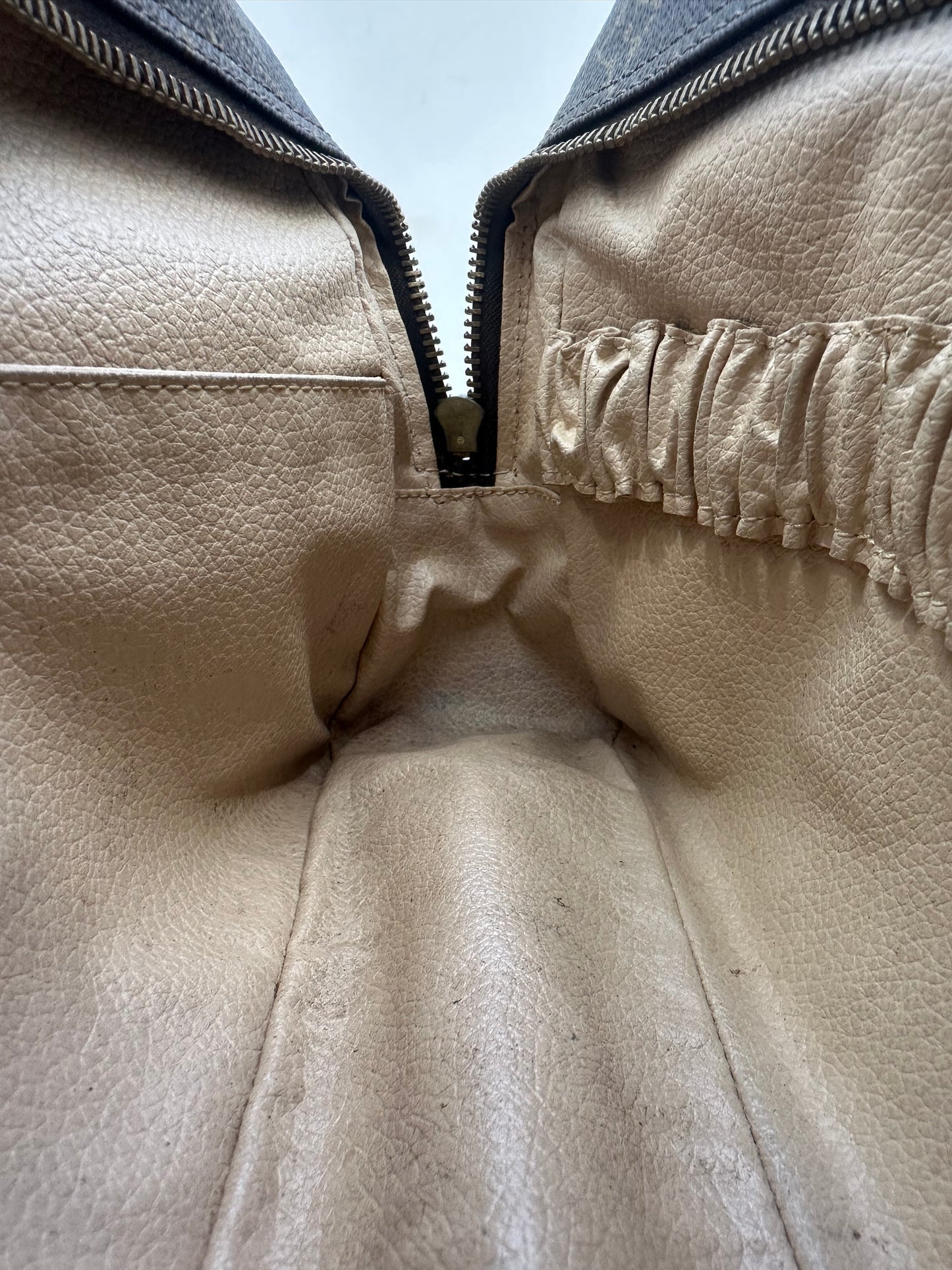 Louis Vuitton Trousse Toilette 28