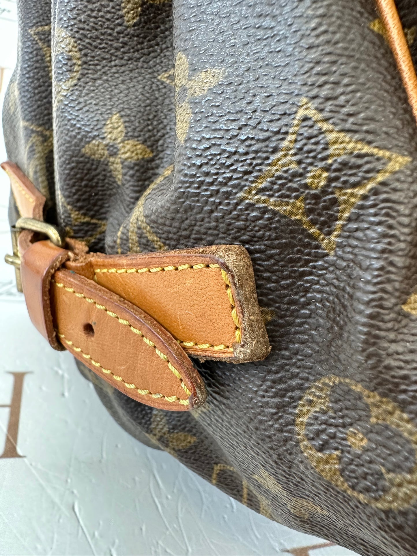 017776 - Louis Vuitton Saumur 35