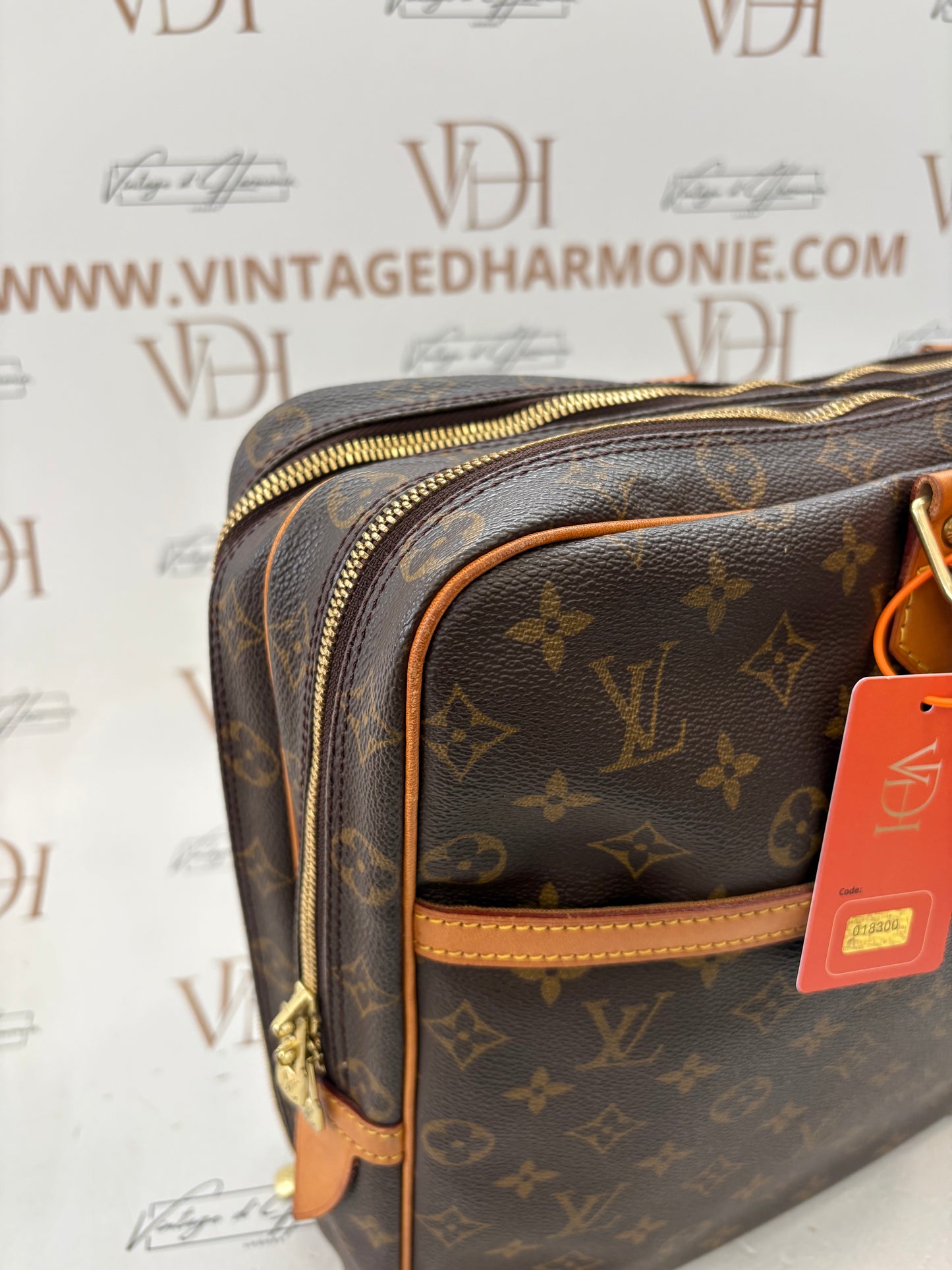 018300 - Louis Vuitton Porte Documents