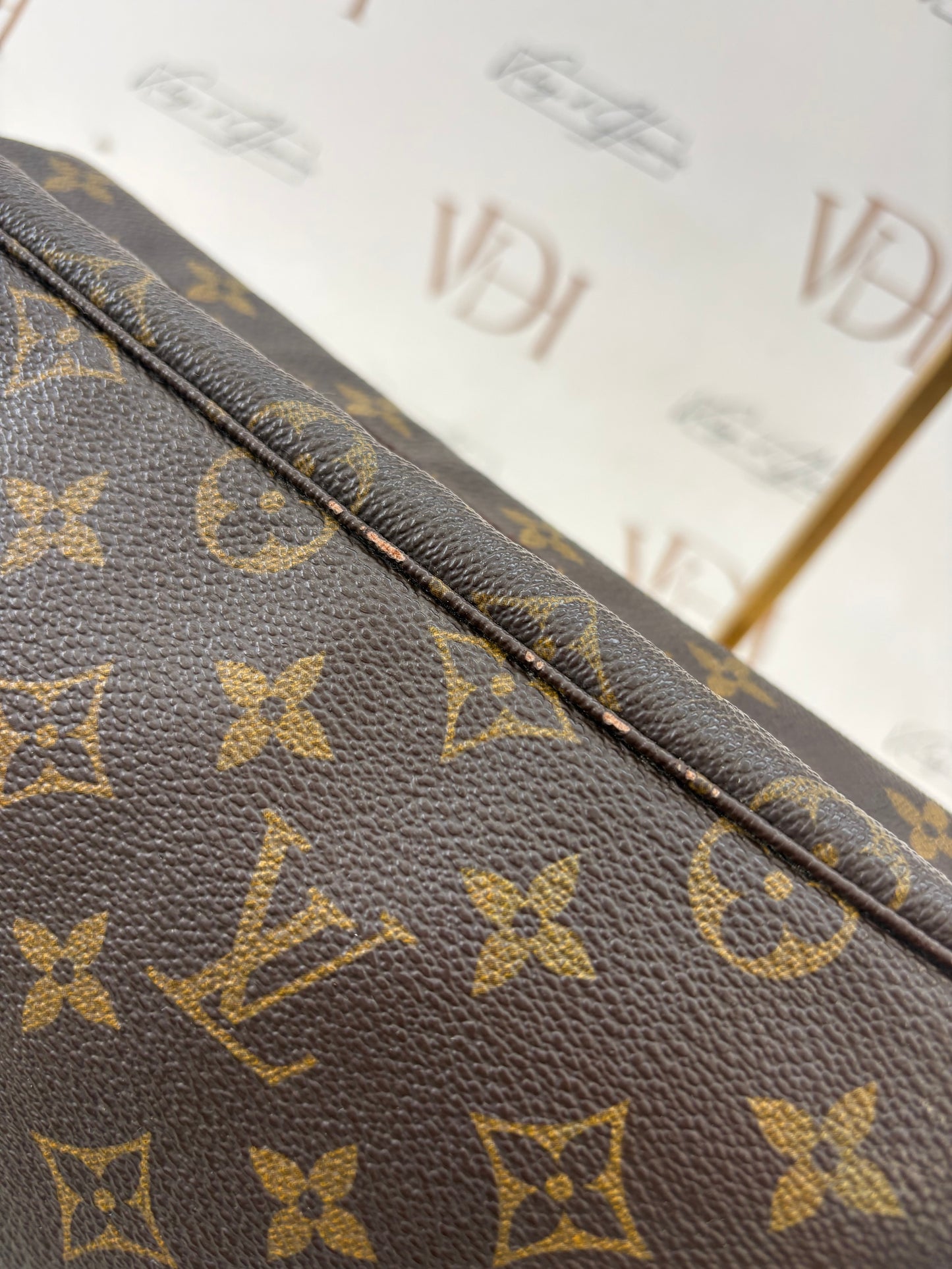 018731 - Louis Vuitton Trousse Toilette 28