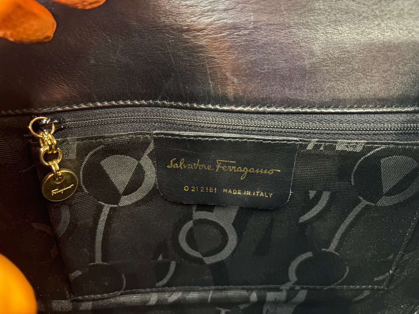 018195 - Salvatore Ferragamo Black Gancini