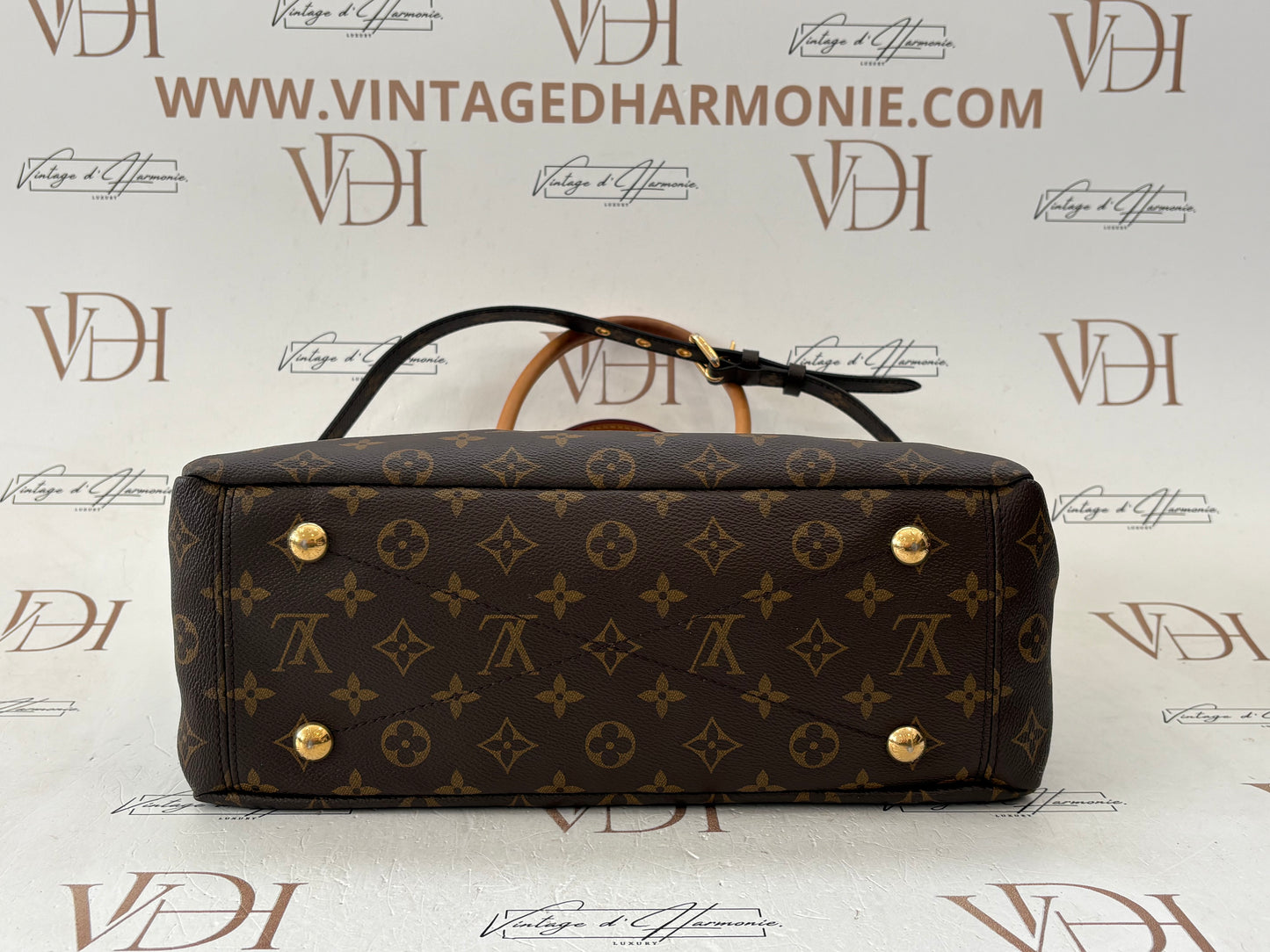 201184 - Louis Vuitton Pallas