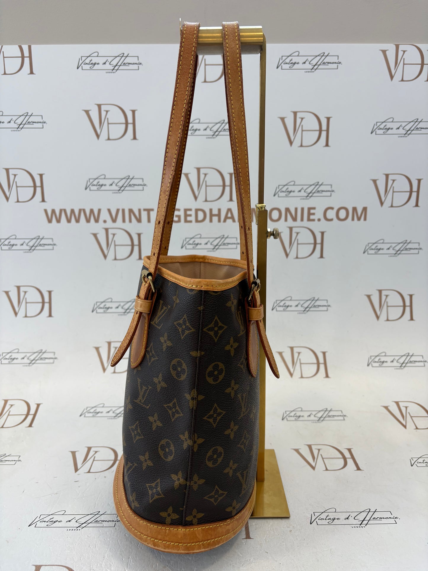 017267 - Louis Vuitton Bucket PM