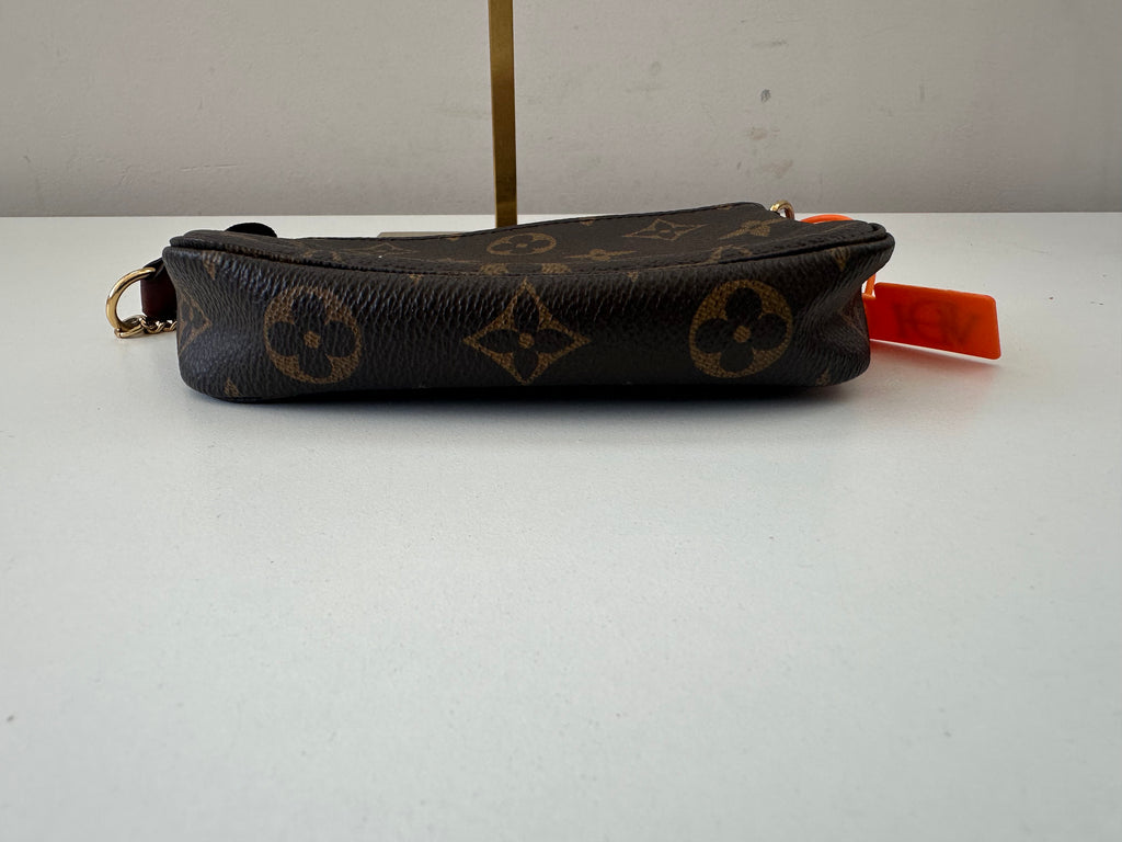 Louis Vuitton Mini Pochette
