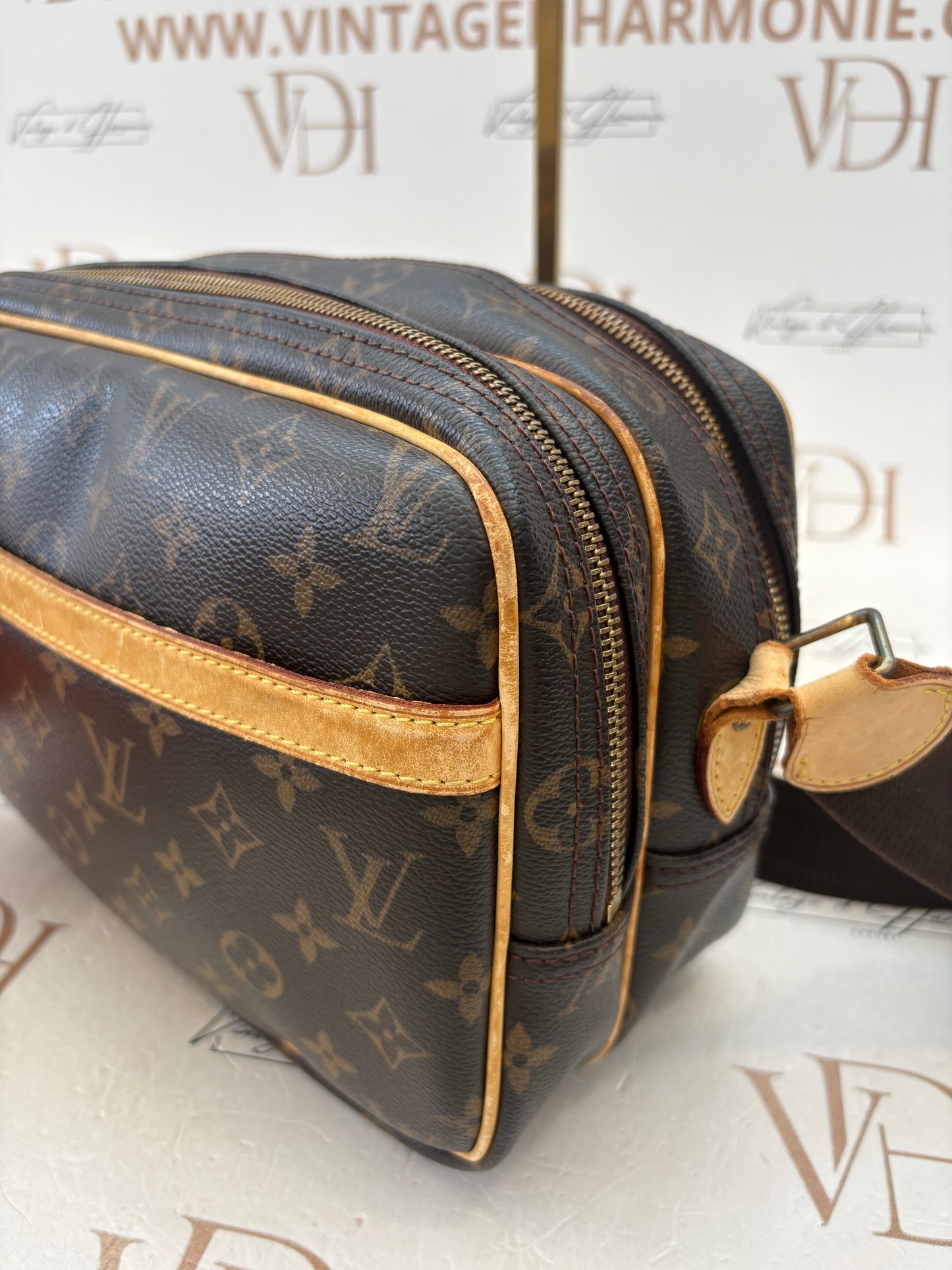 018692 - Louis Vuitton Reporter PM