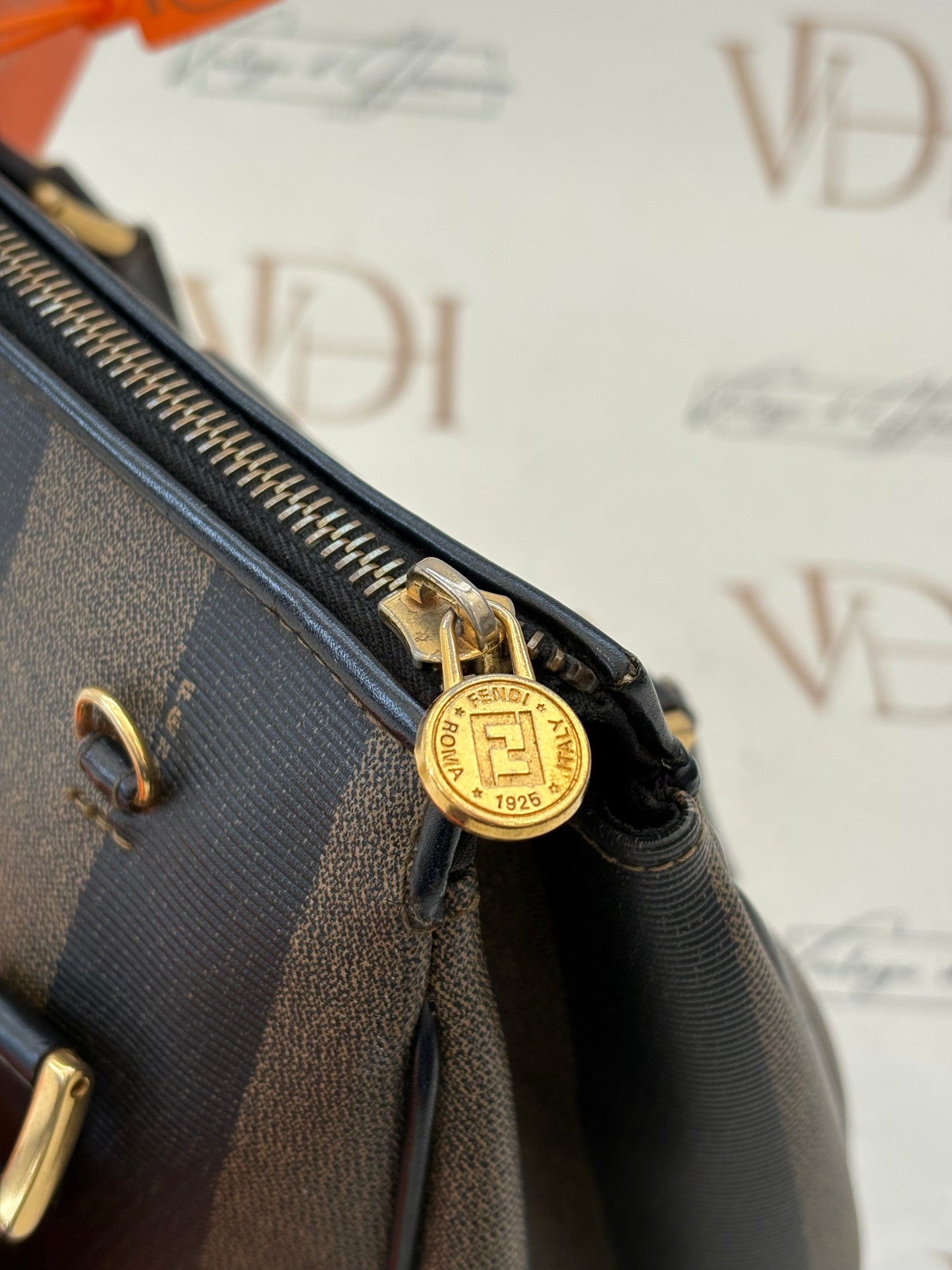 018967 - Fendi Pequin