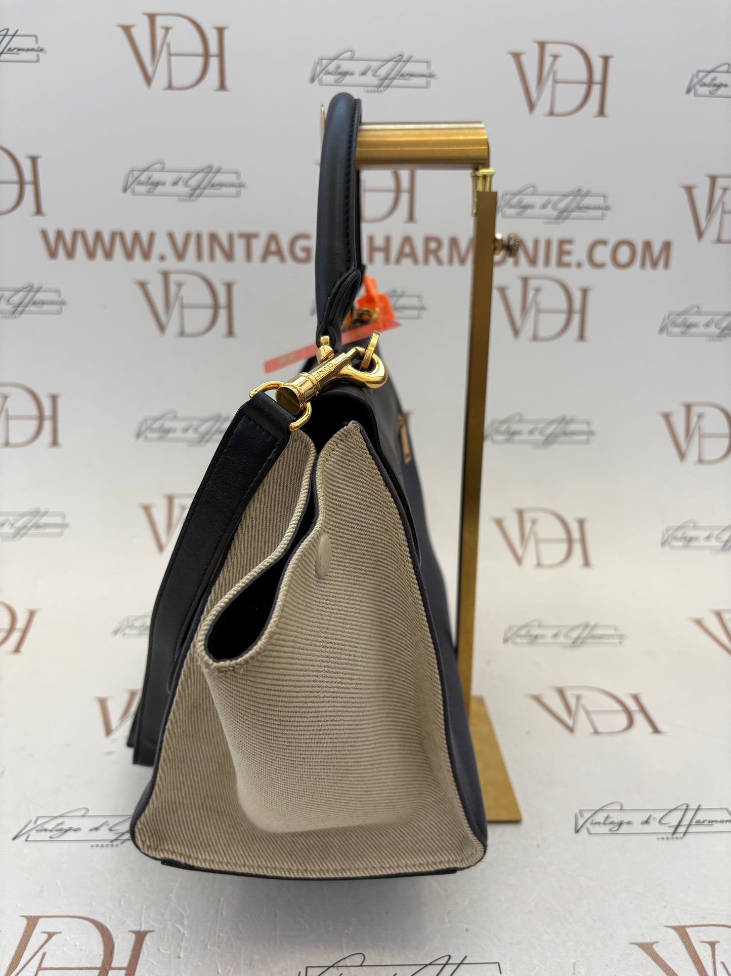 383730 - Céline Trapeze