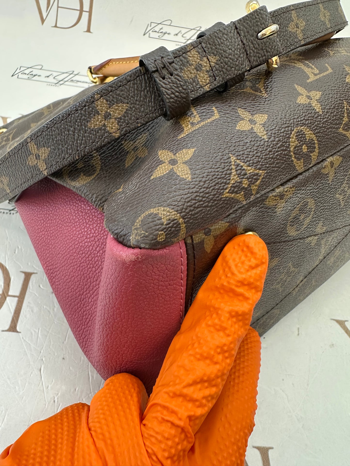 382943 - Louis Vuitton Pallas