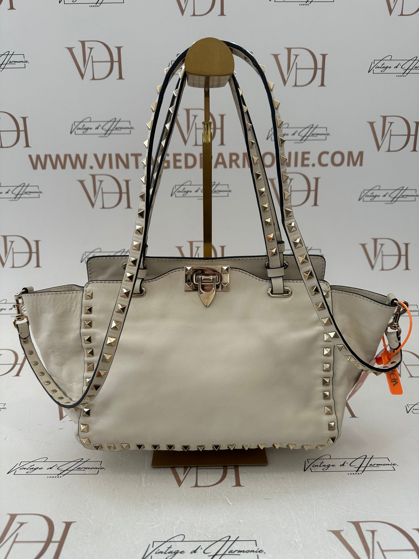 382939 - Valentino Rockstud