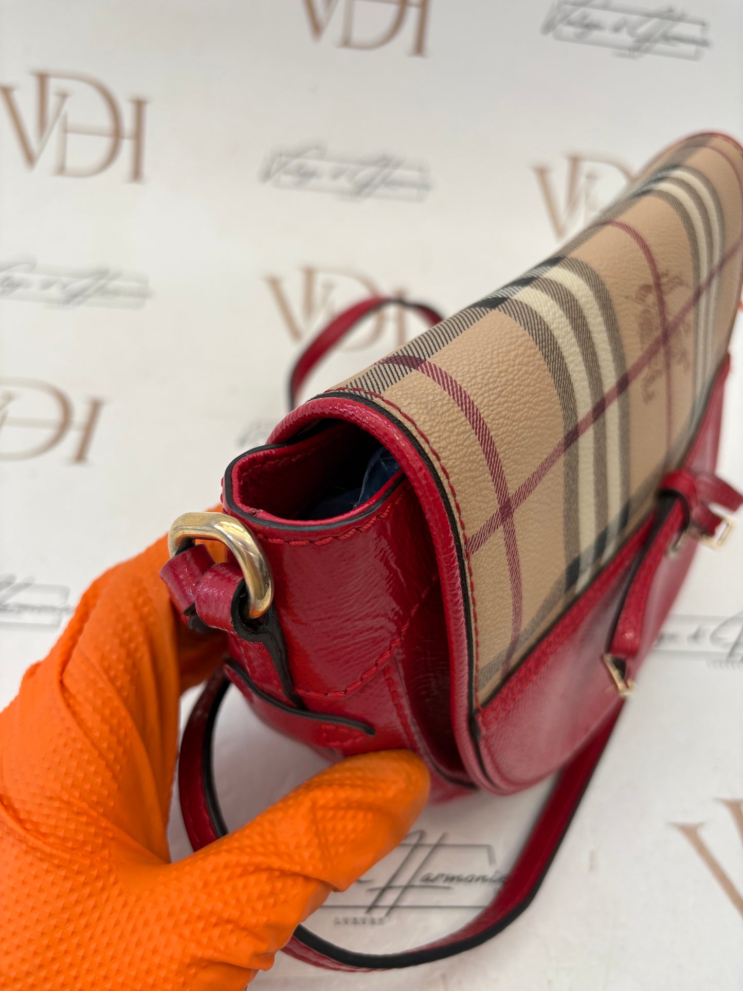018974 - Burberry Red House