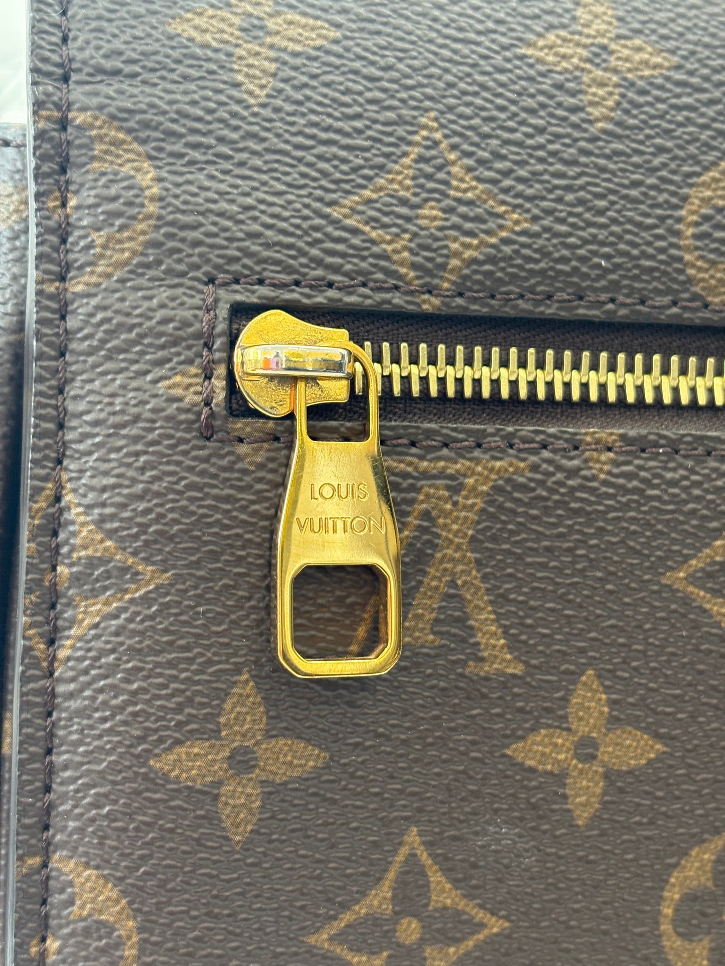 384105 - Louis Vuitton Metis