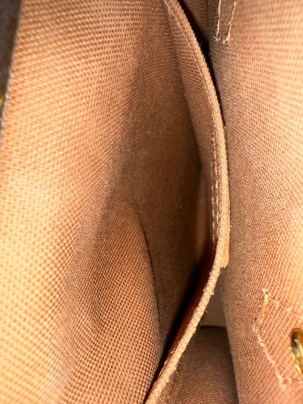 Louis Vuitton Petite Sac Plat