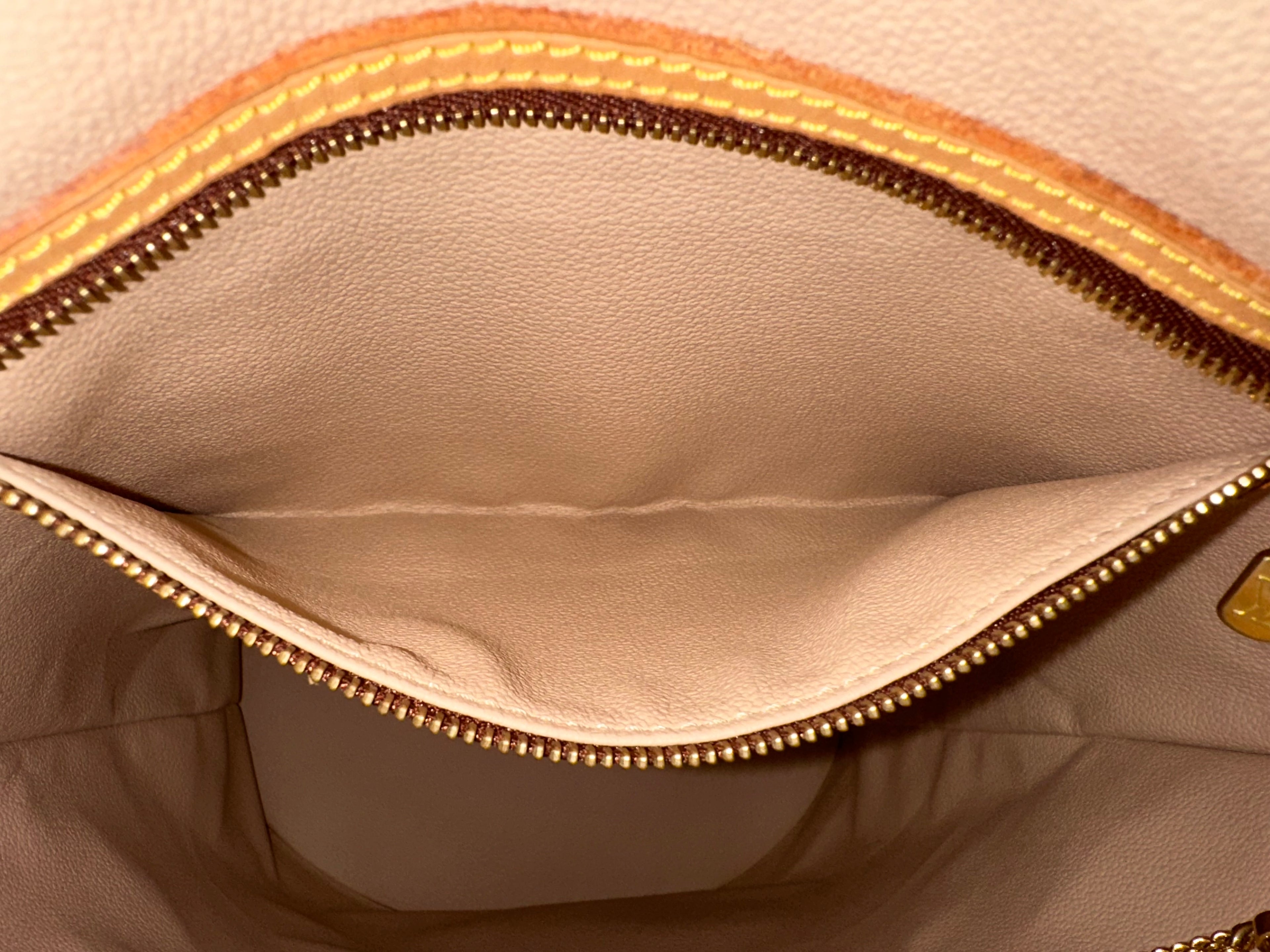 Louis Vuitton Bucket GM