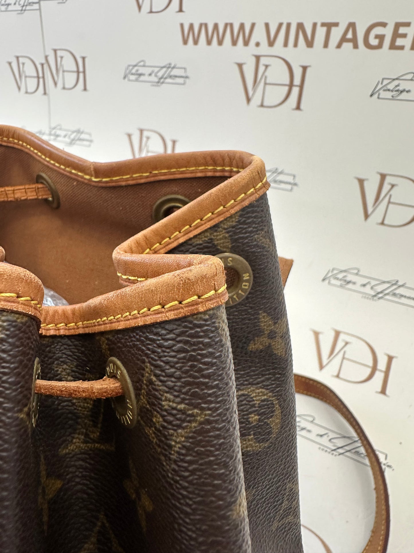 017912 - Louis Vuitton Montsouris MM