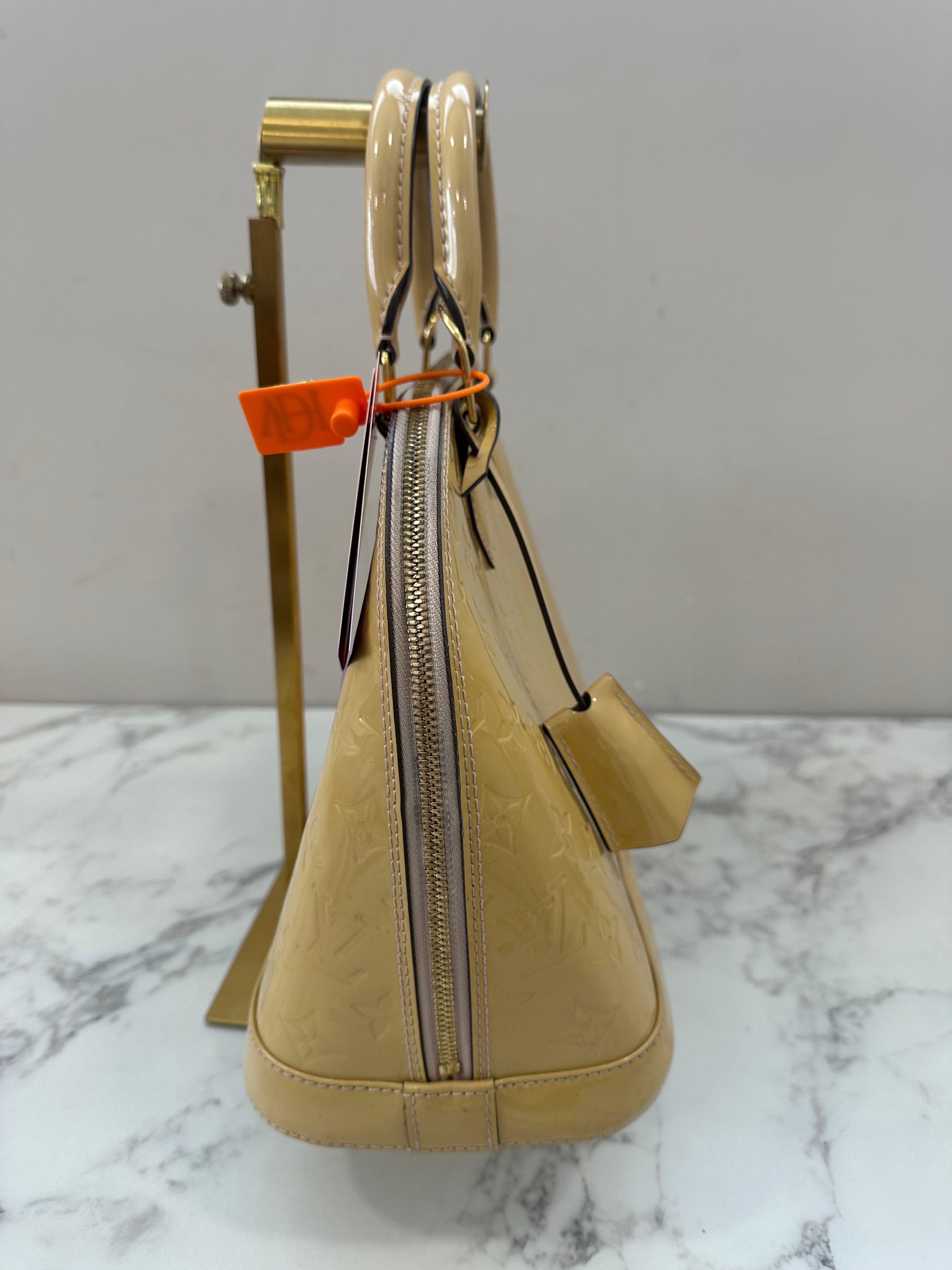 Louis Vuitton Alma Vernis Beige