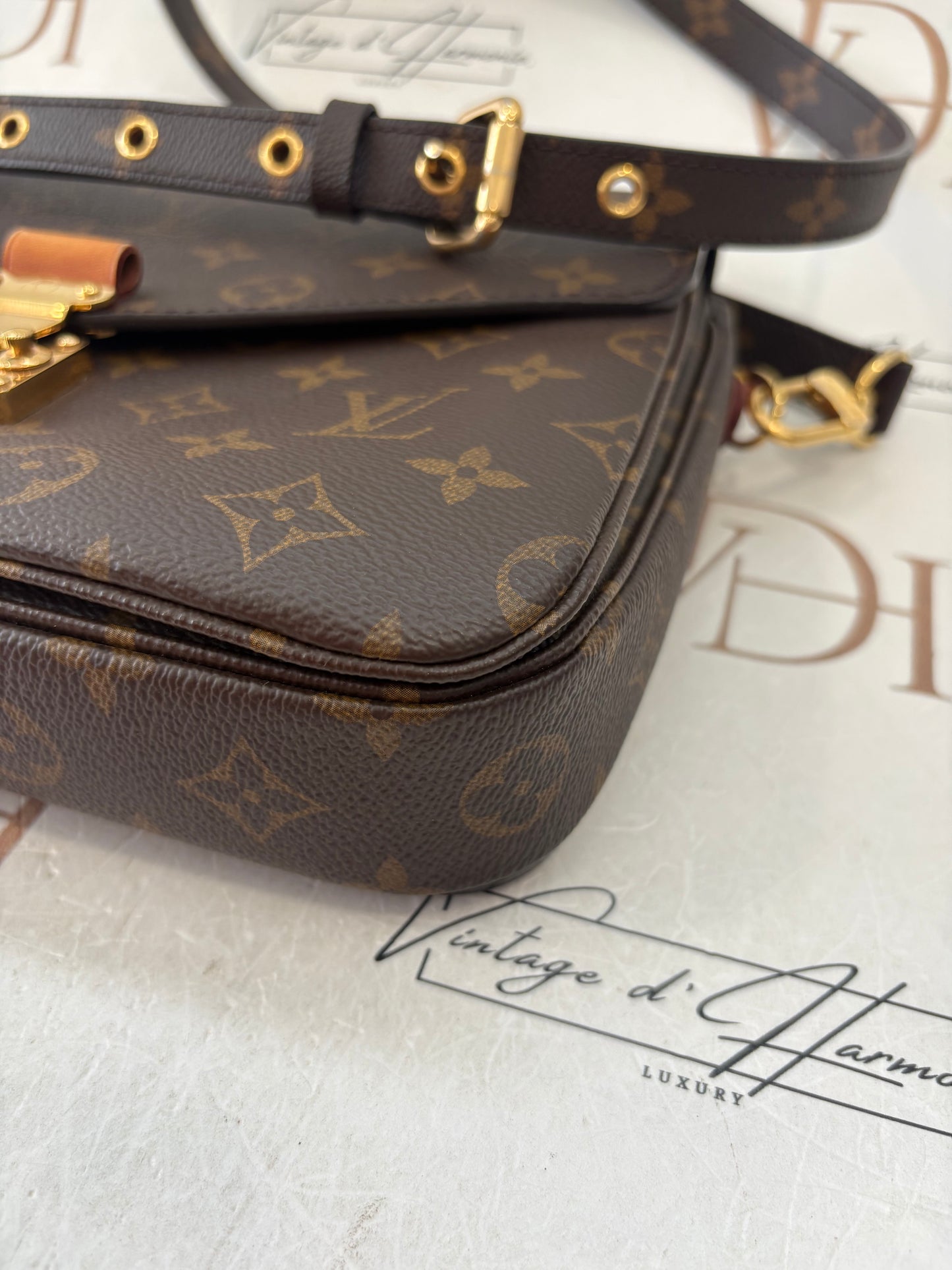 384105 - Louis Vuitton Metis
