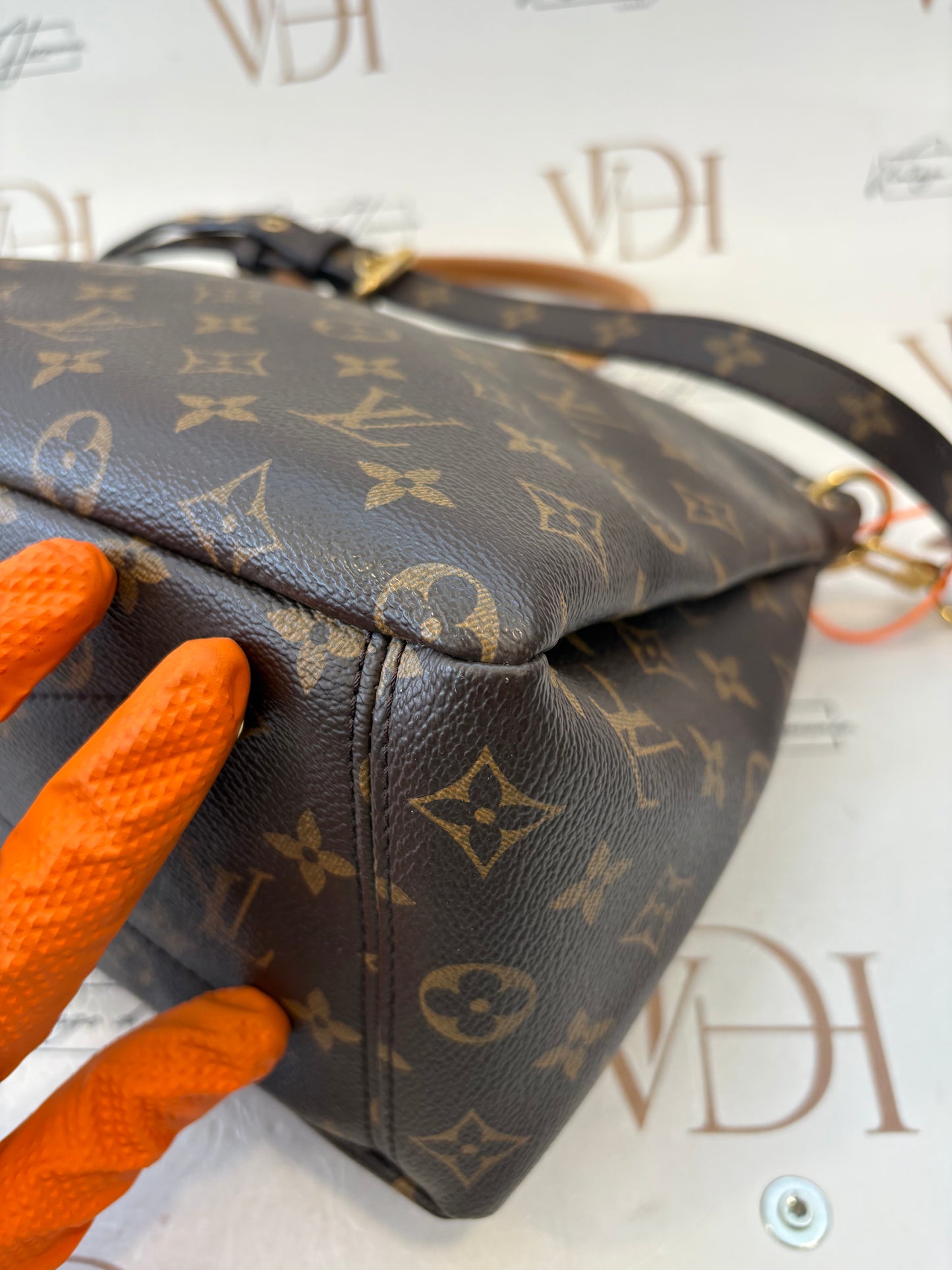 383699 - Louis Vuitton Pallas
