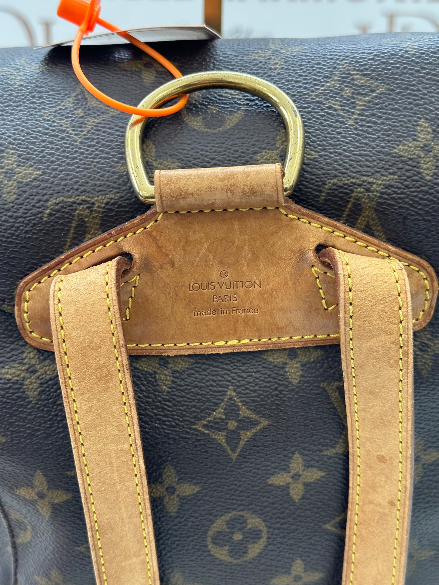 018721 - Louis Vuitton Montsouris MM