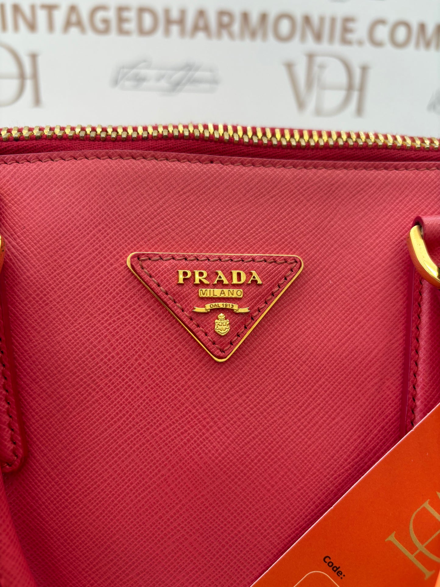 383681 - Prada Promenade
