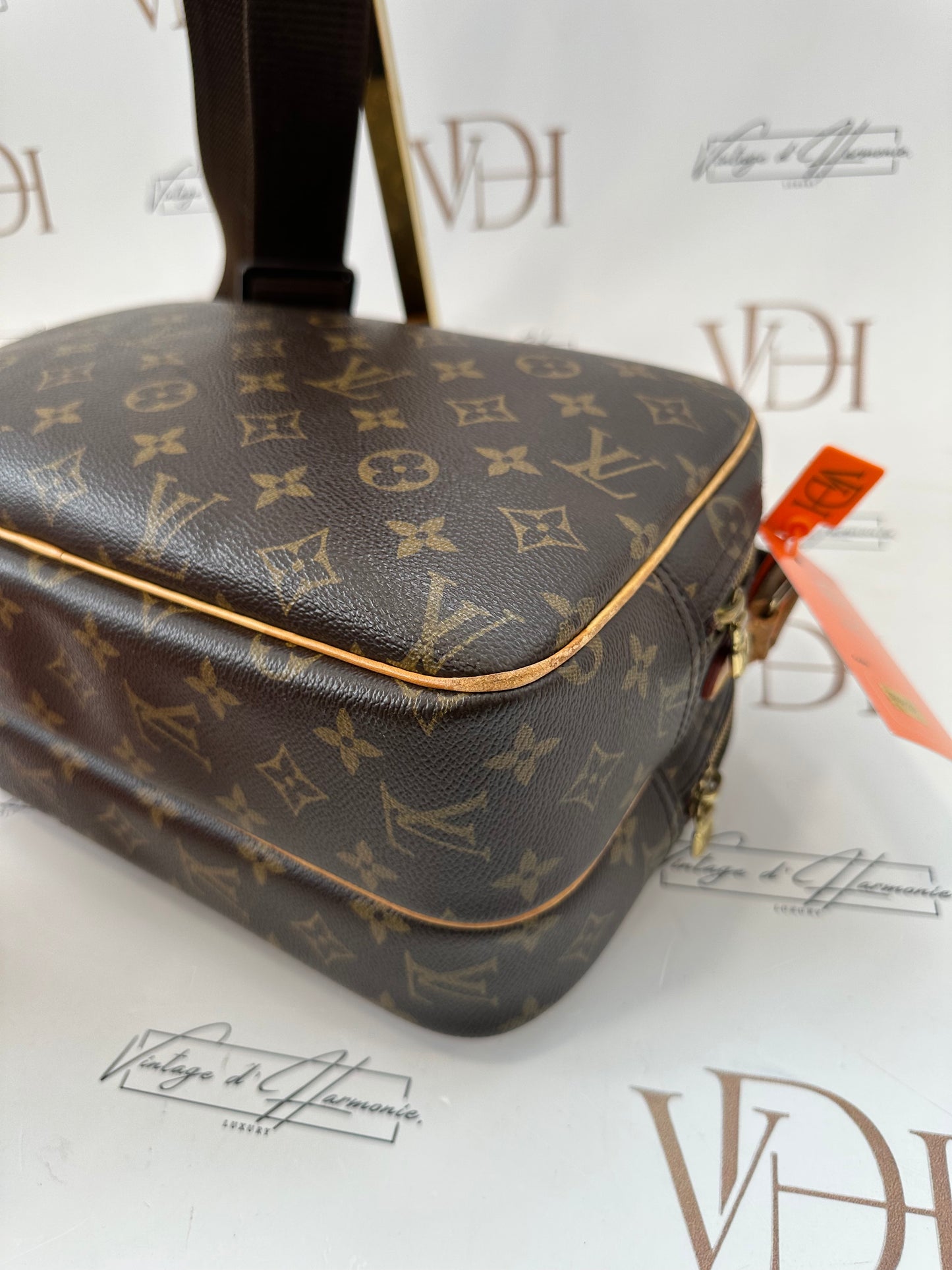 018123 - Louis Vuitton Reporter PM