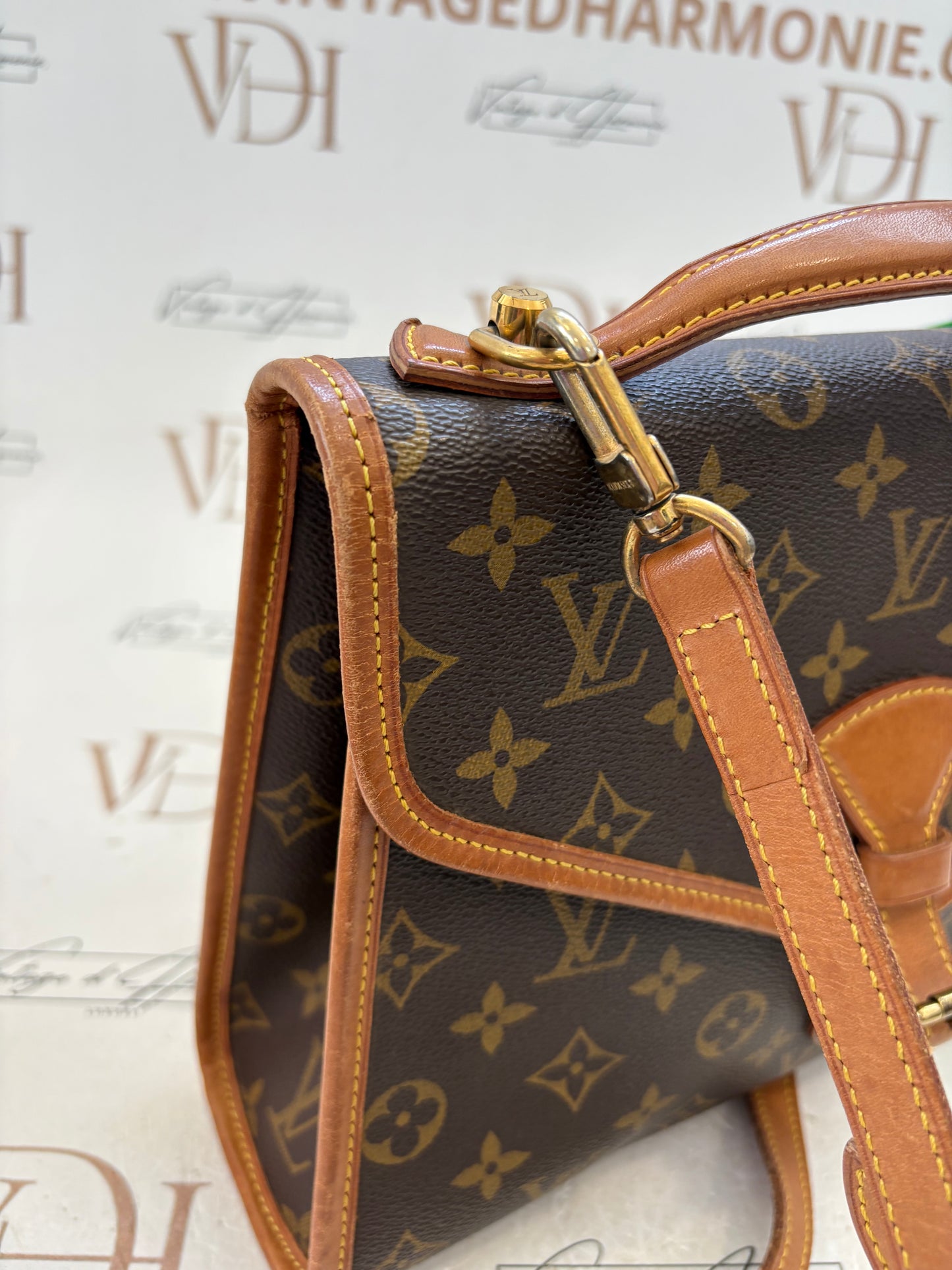 017112 - Louis Vuitton Belair