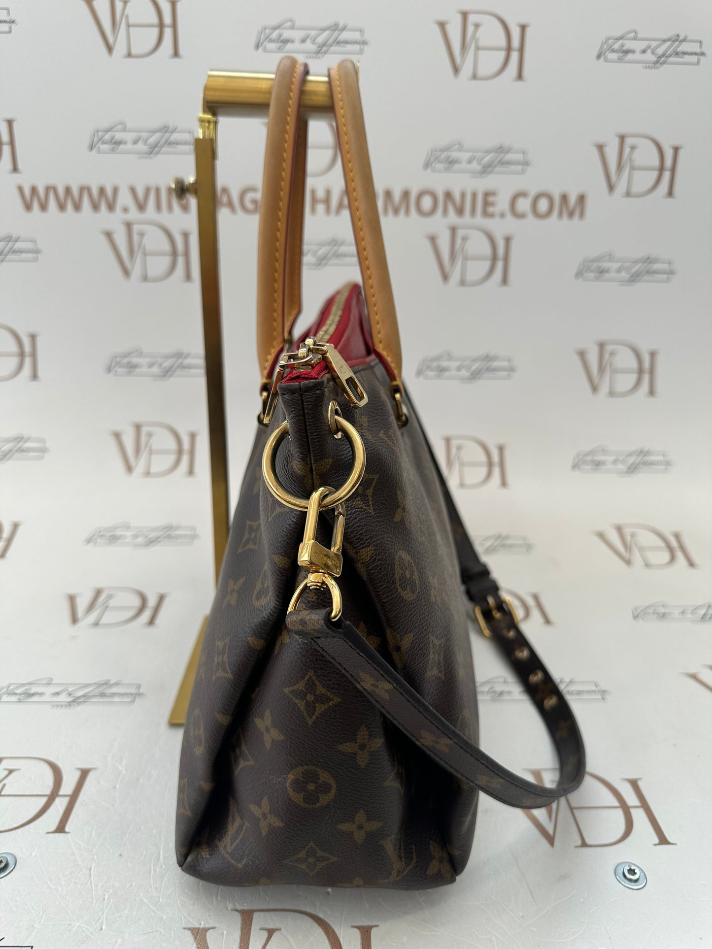 382822 - Louis Vuitton Pallas