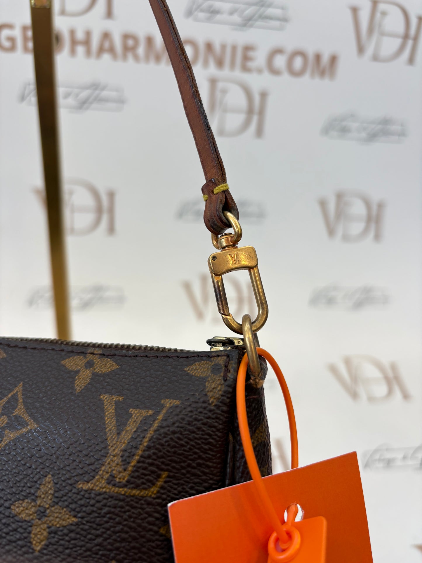 019011 - Louis Vuitton Pochette Accessoires