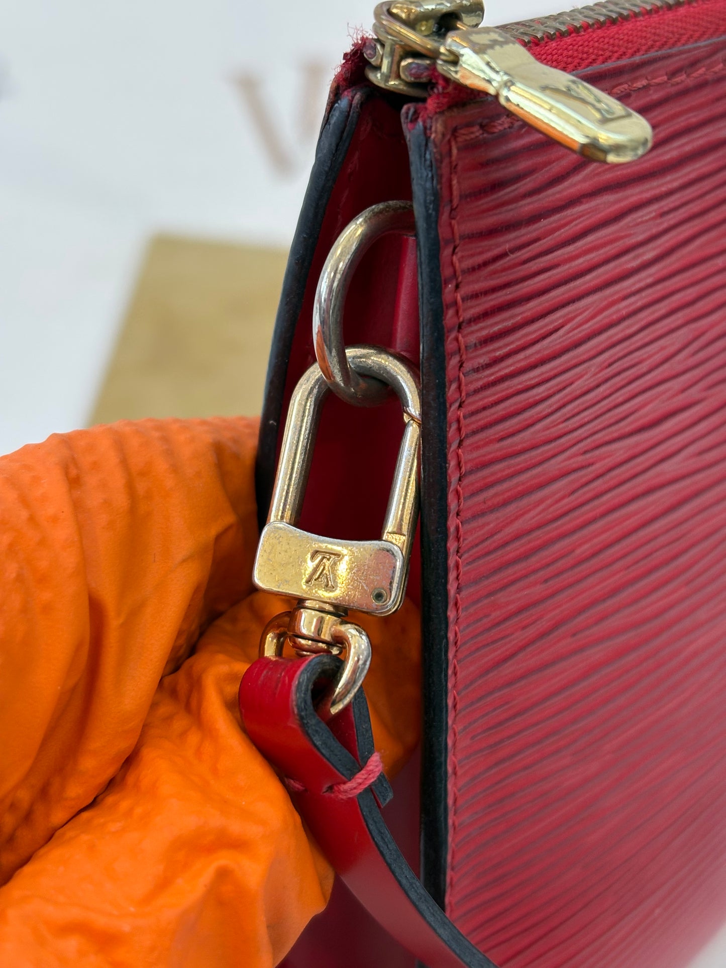 018383 - Louis Vuitton Pochette Accessoires