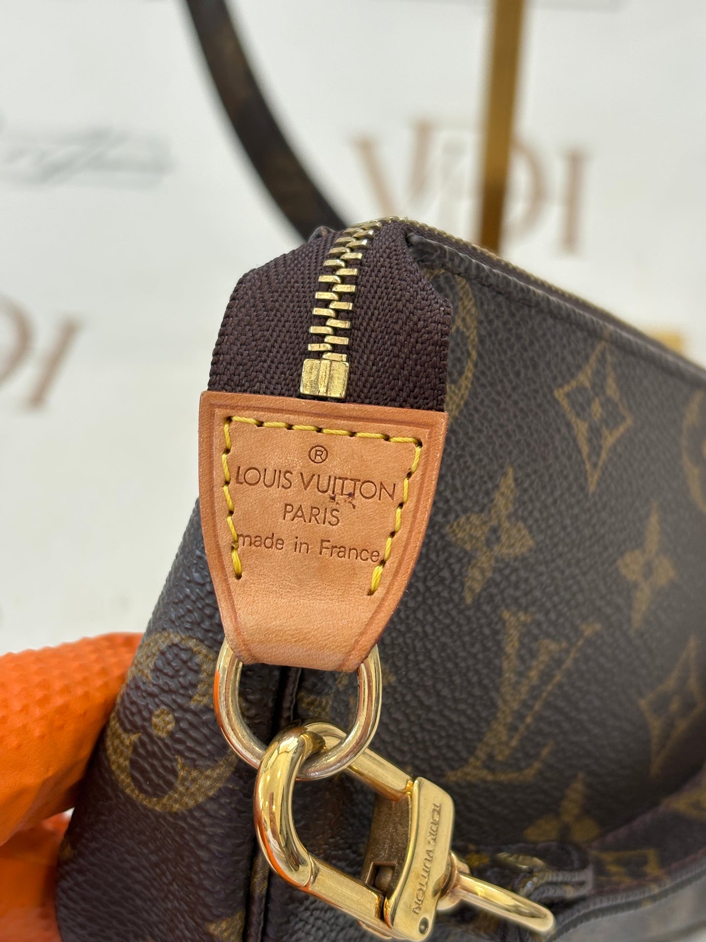 016972 - Louis Vuitton Pochette Accessoires