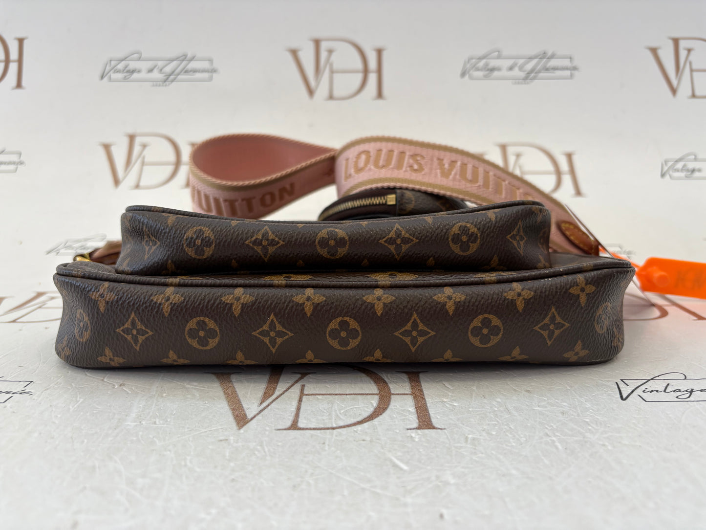 384068 - Louis Vuitton Multipochette