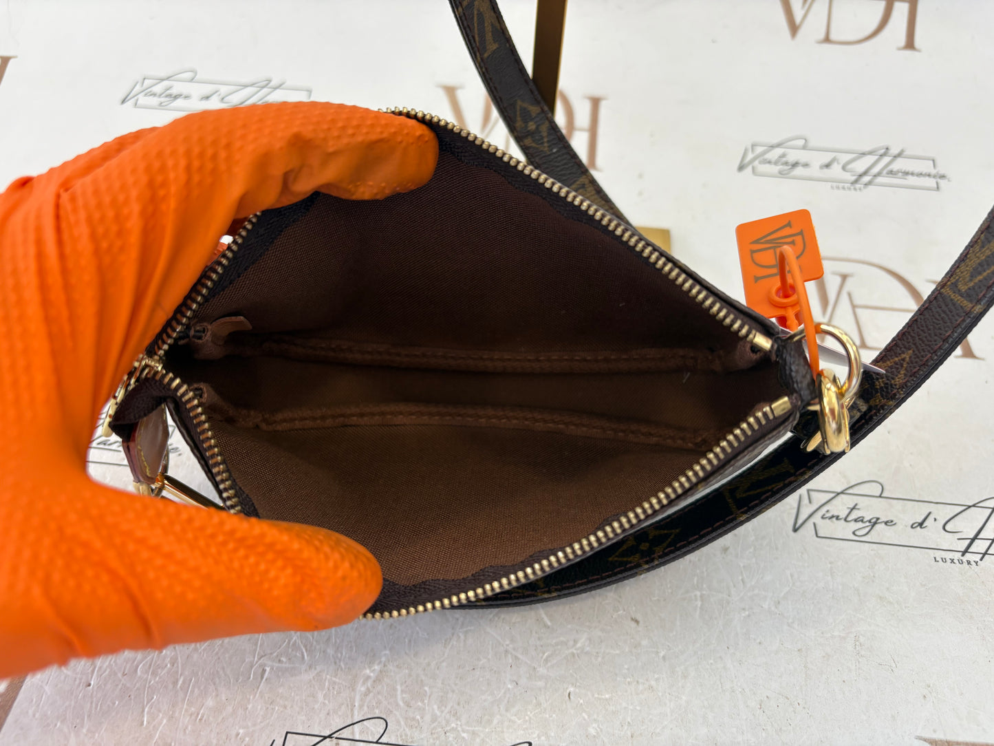 016972 - Louis Vuitton Pochette Accessoires