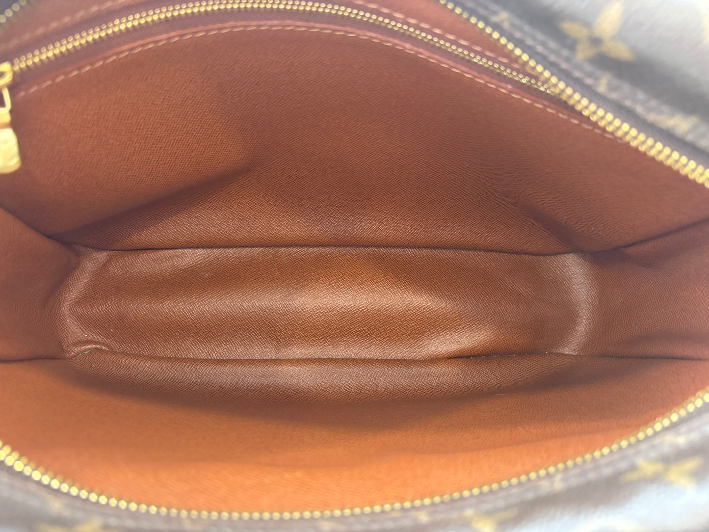 018525 - Louis Vuitton Nile