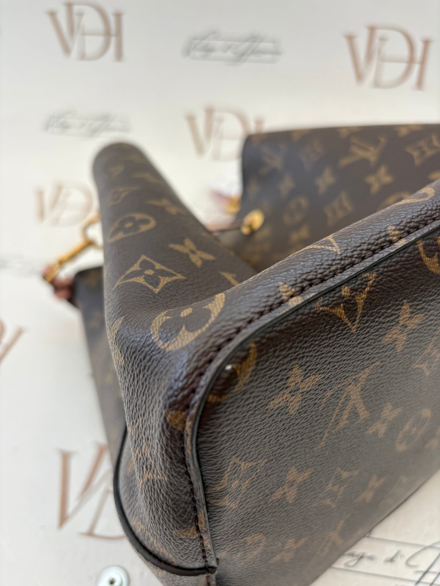 384130 - Louis Vuitton Neo Noe