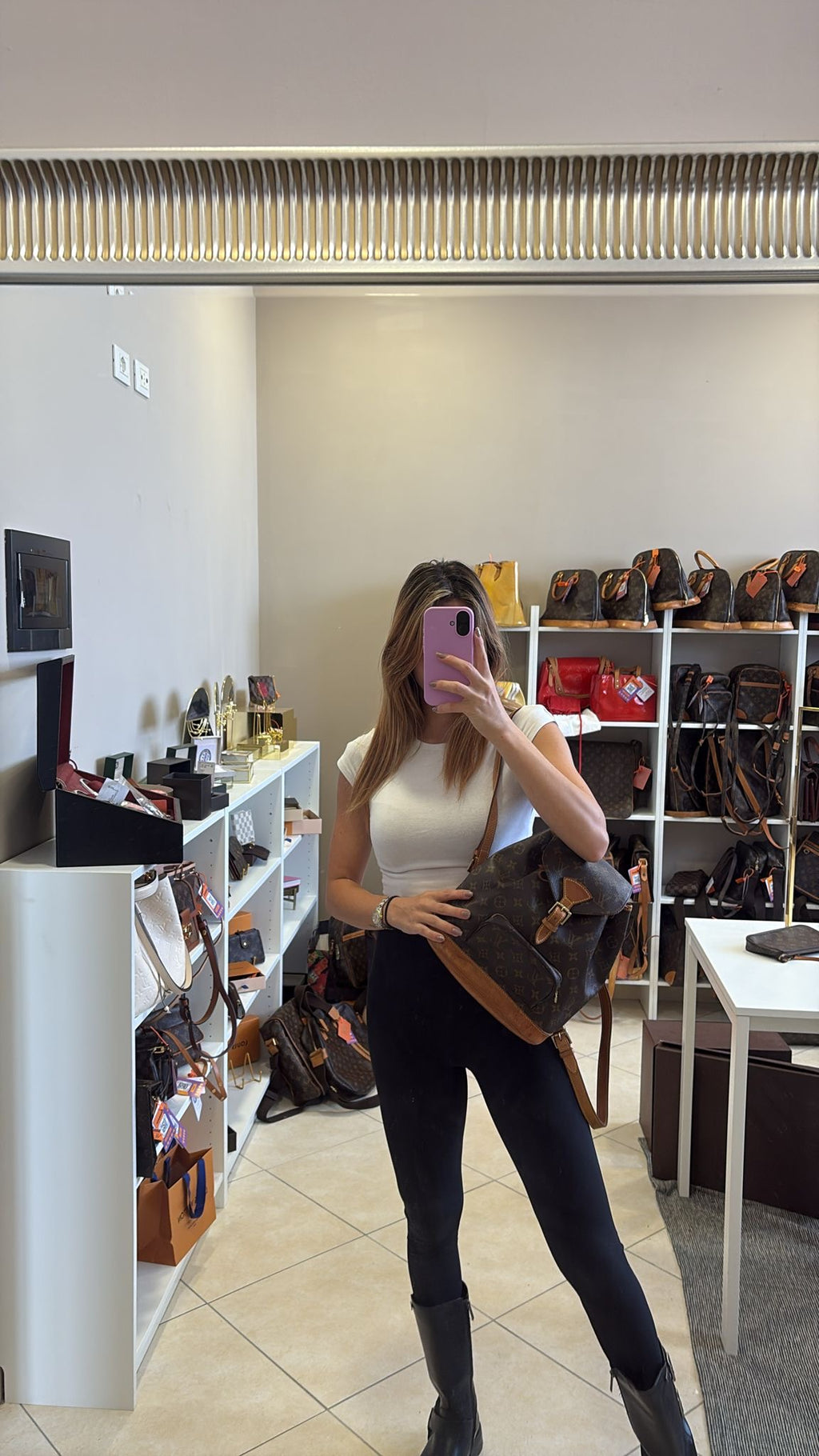 Louis Vuitton Montsouris MM