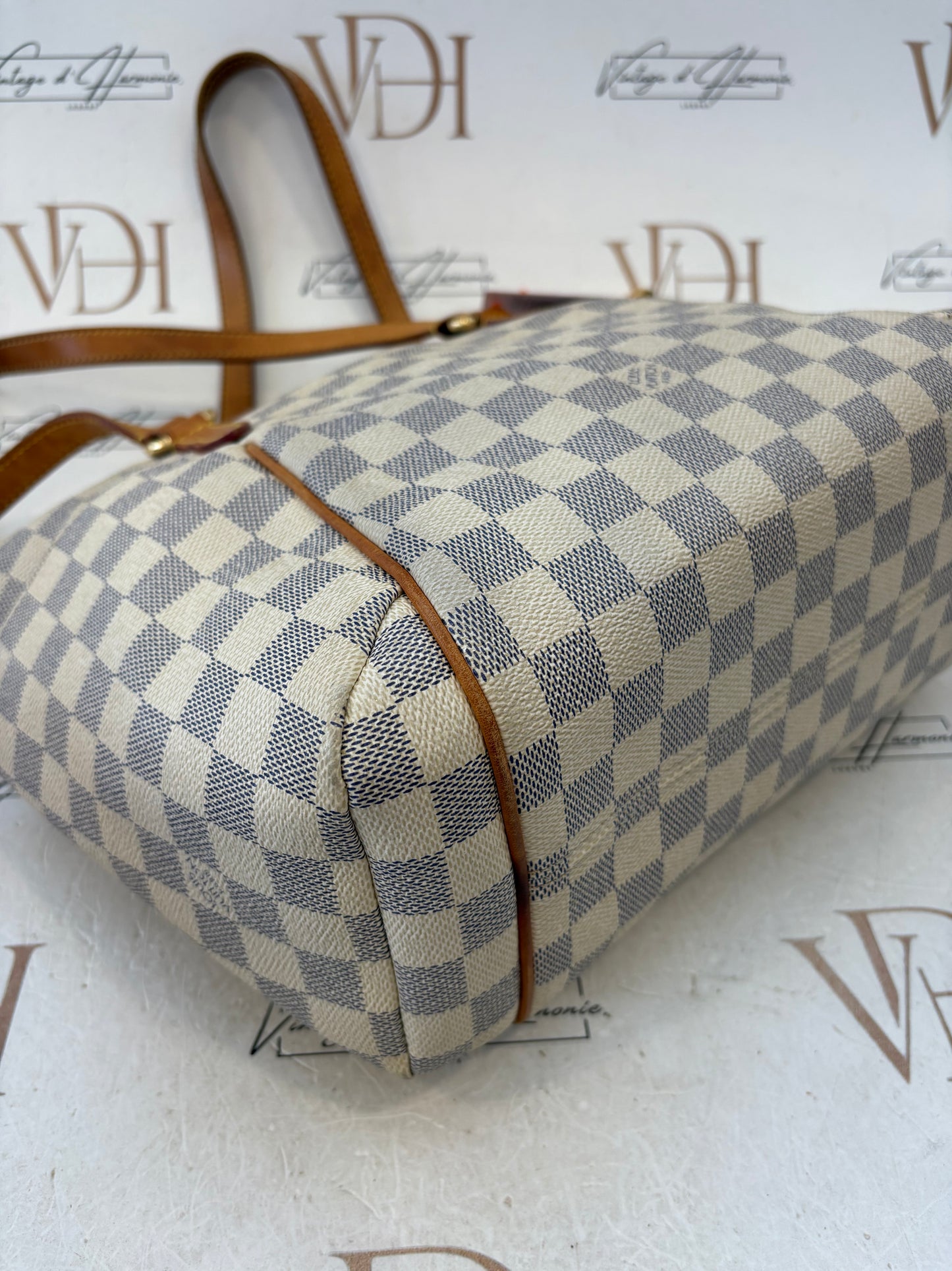 018417Louis Vuitton Totally PM