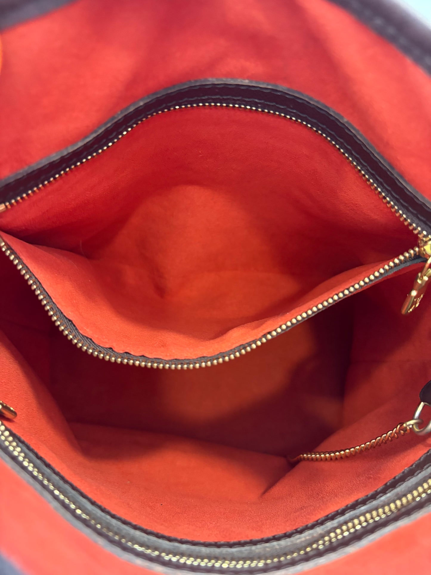 018058 - Louis Vuitton Marais