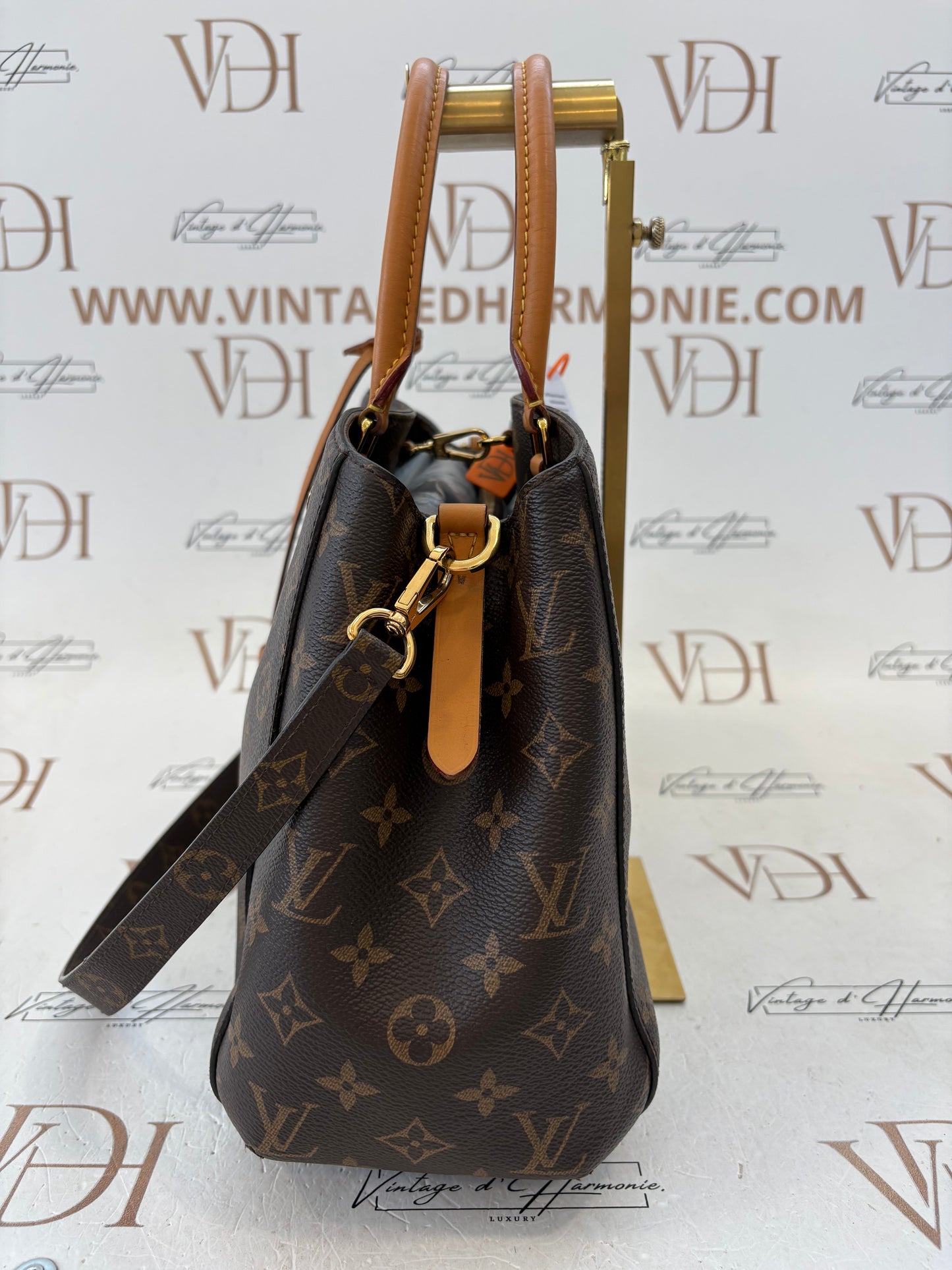 018231 - Louis Vuitton Montaigne